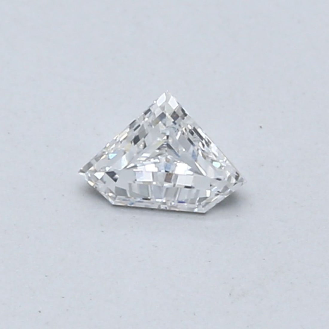 Loose Diamond - PENTAGONAL 0.25ct E VS1: Loose Diamond - PENTAGONAL 0.25ct E VS1 Source: This is a real non-mined Diamond that has been grown in a lab Shape: PENTAGONAL Carats: 0.25 Color: E Clarity: VS1 Certification: NONE Video: Video