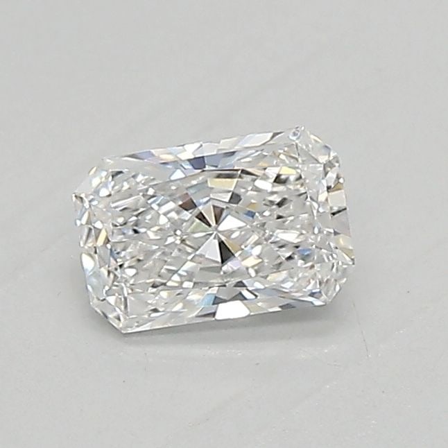 Loose Diamond - RADIANT 0.41ct E VVS1: Loose Diamond - RADIANT 0.41ct E VVS1 Source: This is a real non-mined Diamond that has been grown in a lab Shape: RADIANT Carats: 0.41 Color: E Clarity: VVS1 Certification: IGI Video: