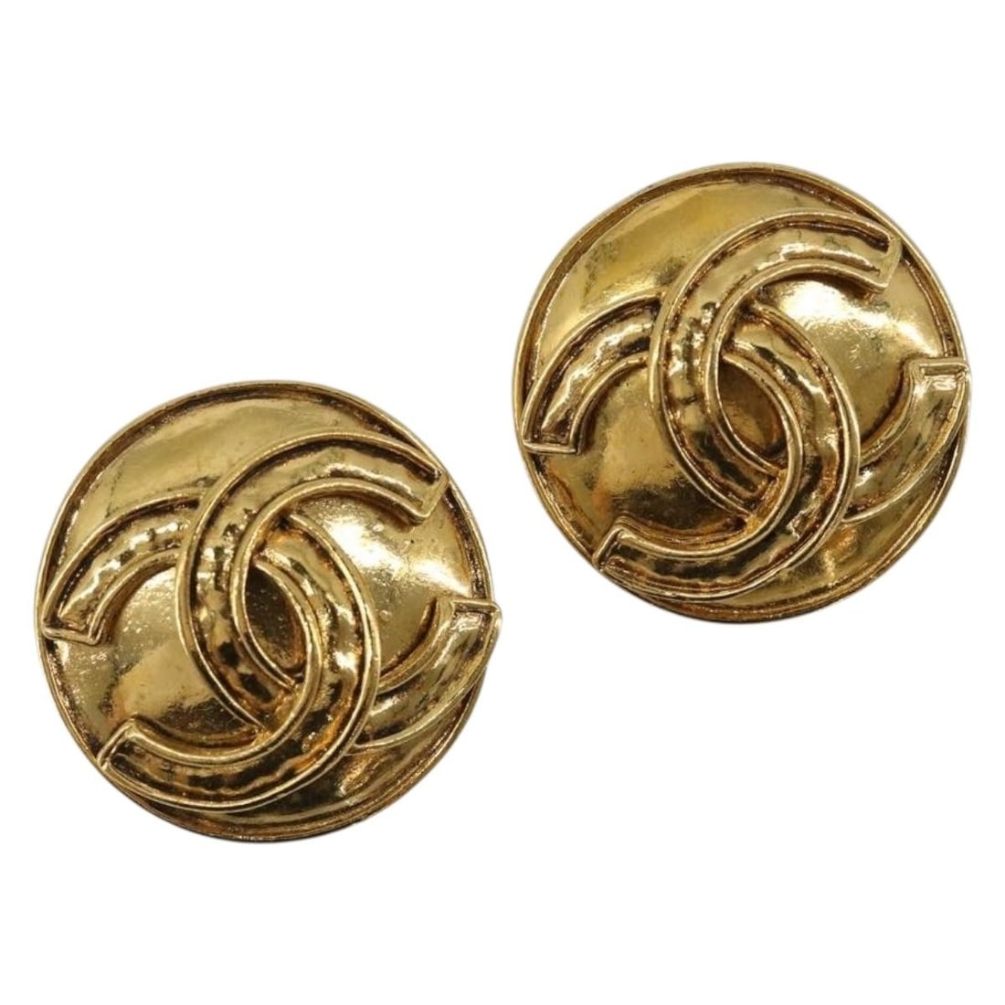 CHANEL CC Gold Tone Metal Earring France 30mm: CHANEL CC Gold Tone Metal Earring France 30mm Chanel CC earrings in gold-tone metal, made in France. This women's pair has a classic logo design and shows reasonable wear from use, including slight su