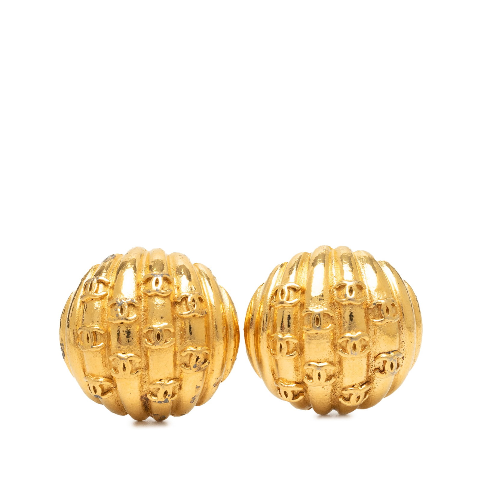 Chanel CC Shell Clip On Earrings Gold Tone Metal (1 of 4)