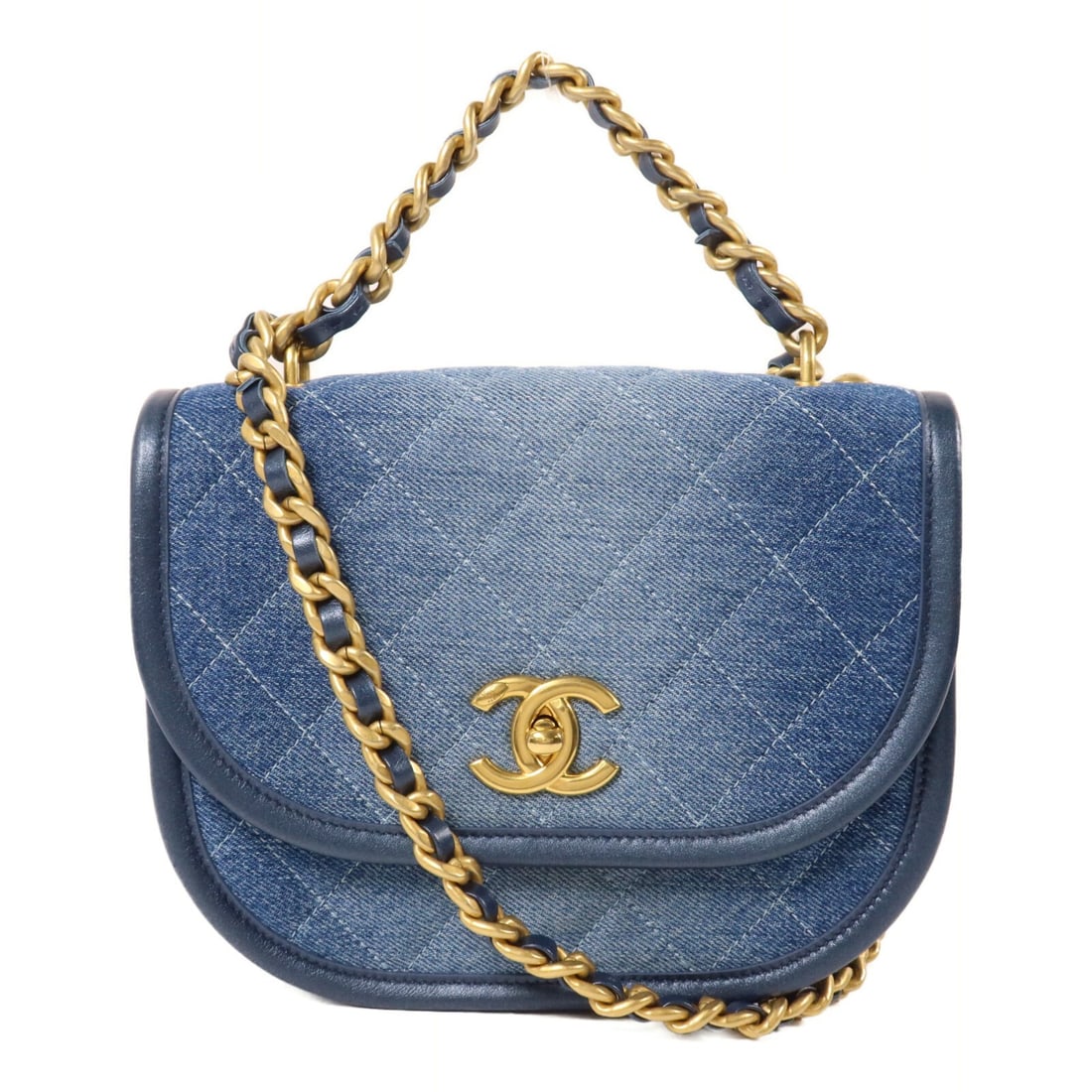 CHANEL AS4845 Small Denim 2 Way Shoulder Messenger Bag Blue GHW: CHANEL AS4845 Small Denim 2 Way Shoulder Messenger Bag Blue GHW Small Chanel CC messenger bag in blue denim with a chain shoulder strap and 2-way carry design. This women's bag features a turn-lock cl