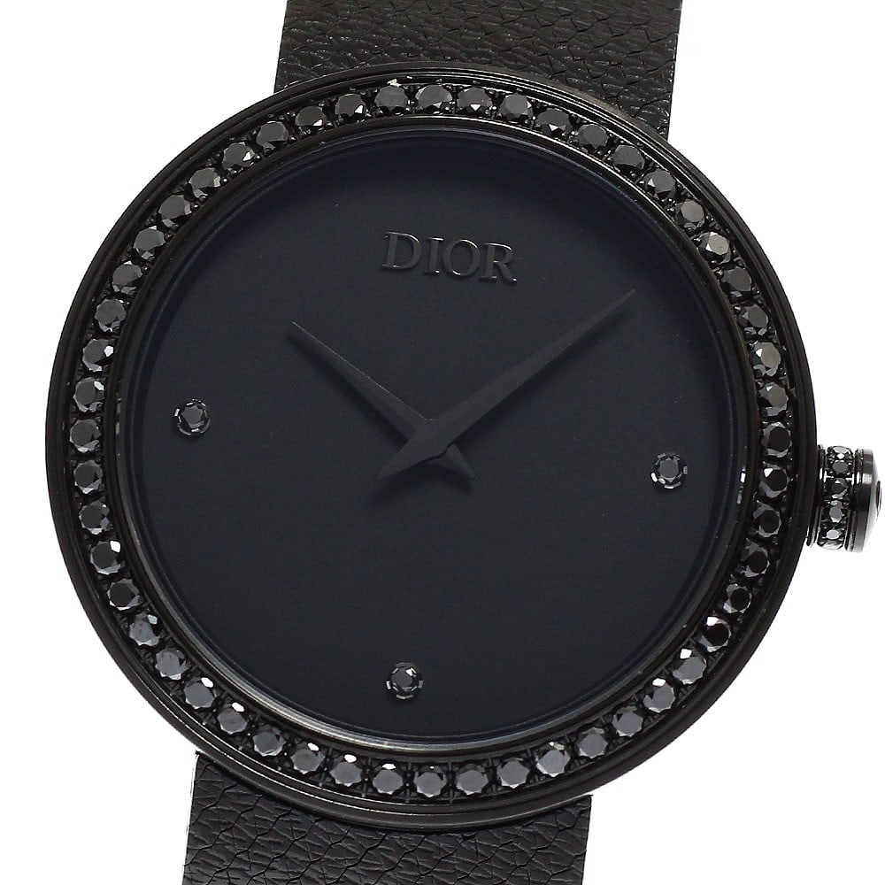 Dior La D de Dior womens quartz watch ref CD04311X1207 black steel: Dior La D de Dior womens quartz watch ref CD04311X1207 black steel Dior La D de Dior Black Ultra Matte women's wristwatch with a black dial and quartz movement. This Swiss-made watch features a stainl