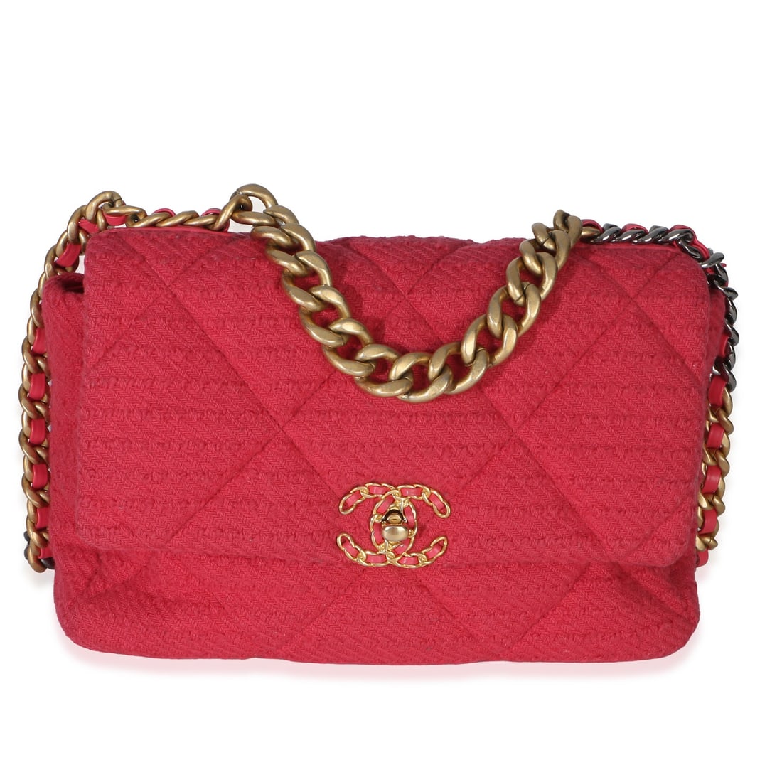 Chanel Large Chanel 19 Flap Bag Pink Quilted Boucle Fabric: Chanel Large Chanel 19 Flap Bag Pink Quilted Boucle Fabric A pre-owned Chanel Large Chanel 19 Flap Bag in pink quilted boucle fabric. This shoulder bag features a turnlock closure, pink fabric lining,