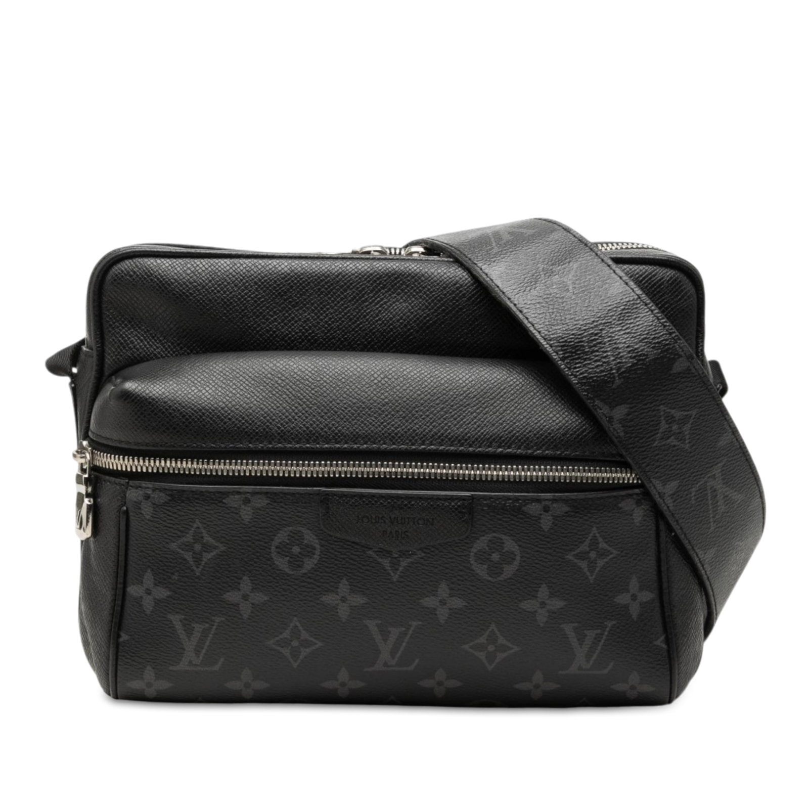 Louis Vuitton Taigarama Outdoor Messenger Monogram Leather Bag: Louis Vuitton Taigarama Outdoor Messenger Monogram Leather Bag Louis Vuitton Outdoor Messenger in Monogram Taigarama with a monogram canvas and taiga leather body. This messenger bag features an adjus