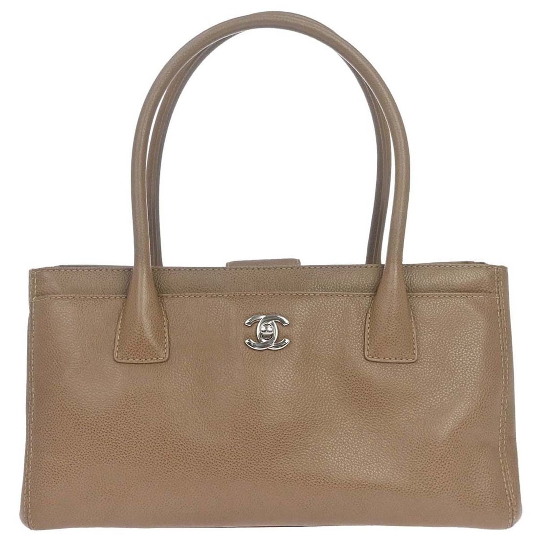 CHANEL Executive Cerf medium brown calfskin tote with removable pouch: CHANEL Executive Cerf medium brown calfskin tote with removable pouch Chanel Brown Calfskin Executive Cerf Tote Bag in medium size, designed for casual wear. It features double handles, a brown exteri