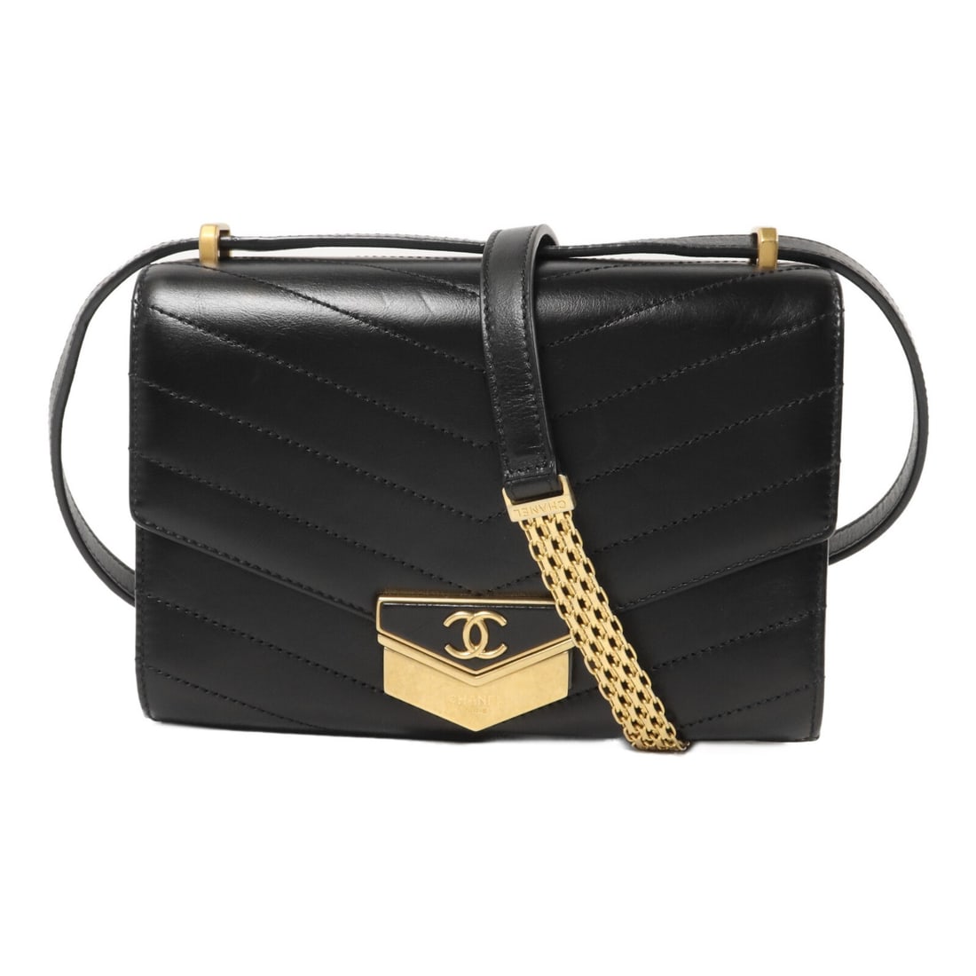 CHANEL Chevron Flap Chain Shoulder Bag Black Calfskin CC Medal: CHANEL Chevron Flap Chain Shoulder Bag Black Calfskin CC Medal Chanel CC Chevron Medal flap chain shoulder bag in black calfskin leather. This women's shoulder bag features a structured flap design wi