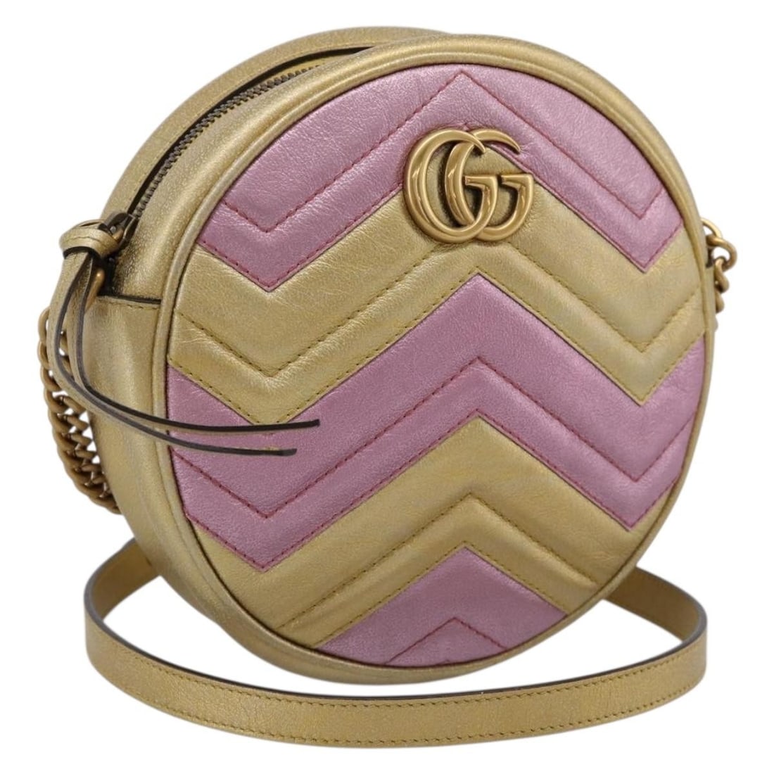 GUCCI 550154 leather shoulder bag in gold chain strap: GUCCI 550154 leather shoulder bag in gold chain strap Authentic Gucci chain shoulder bag in gold leather. This women's shoulder bag is made in Italy and features a compact silhouette with chain should