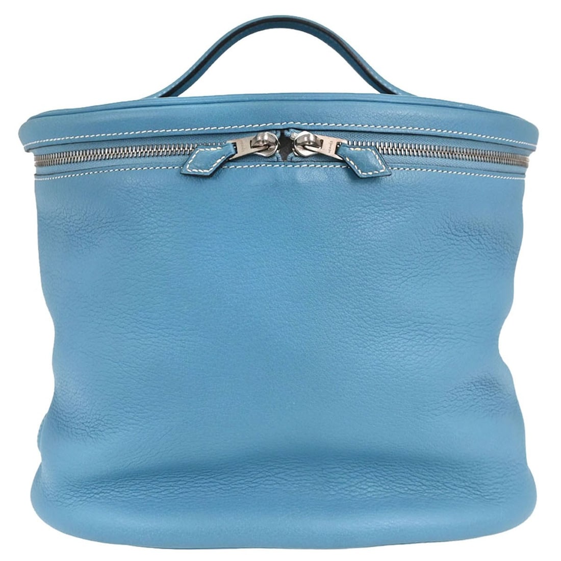 Hermes Inter City Blue Jean Taurillon Clemence Vanity Bag: Hermes Inter City Blue Jean Taurillon Clemence Vanity Bag Hermes Inter City vanity handbag in Blue Jean Taurillon Clemence leather with a top handle, zip closure, leather lining, logo accents, and bot