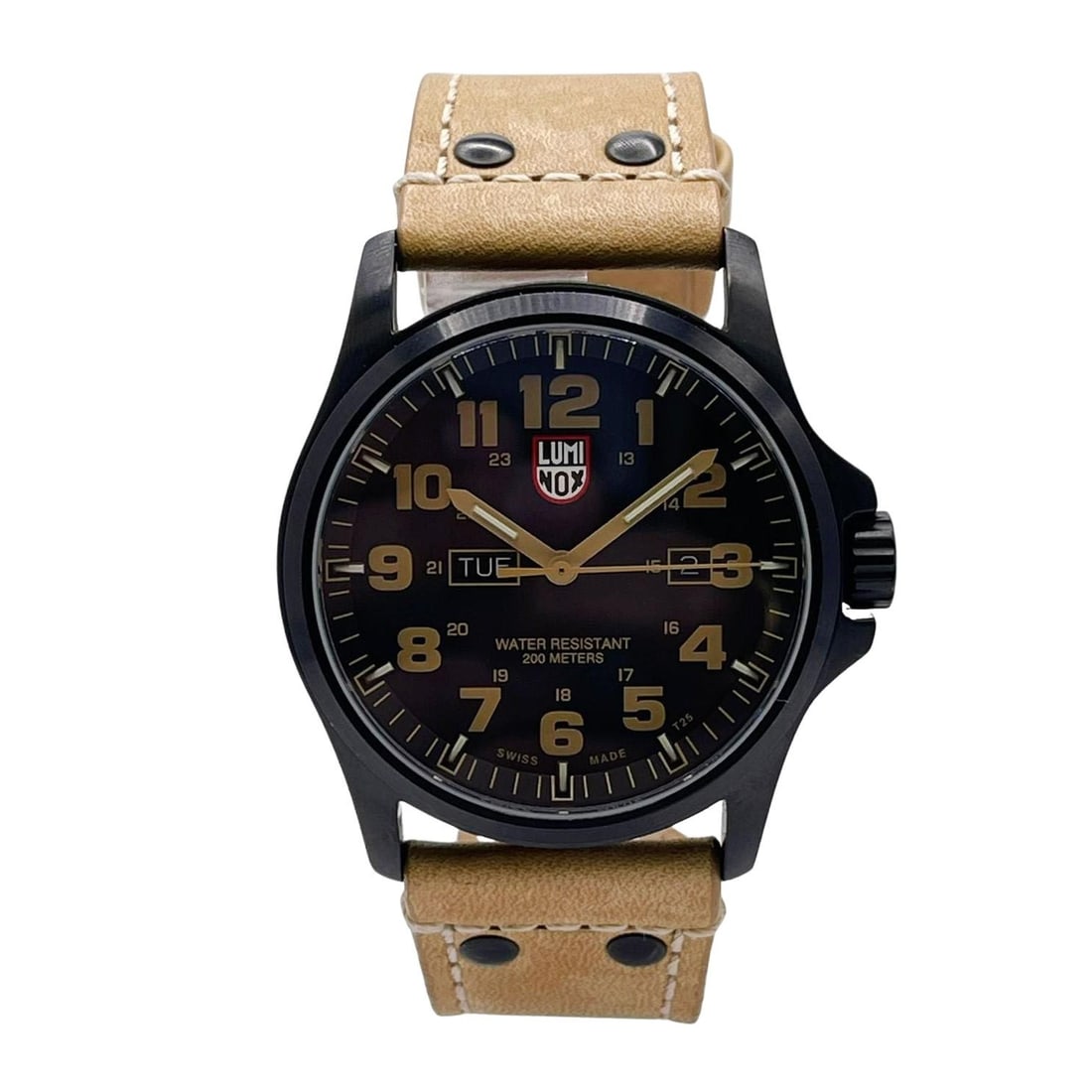Luminox XL.1925 Atacama Field mens quartz watch black dial leather strap: Luminox XL.1925 Atacama Field mens quartz watch black dial leather strap Luminox Atacama Field day-date men's wristwatch with a black analog dial and Arabic numerals. This quartz watch features a stai