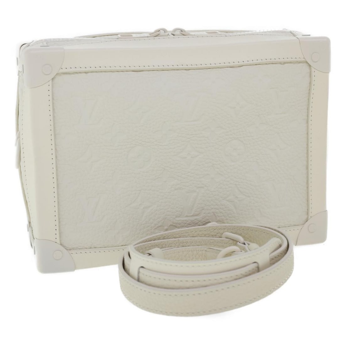 Louis Vuitton M53254 Soft Trunk White Monogram Canvas Shoulder Bag: Louis Vuitton M53254 Soft Trunk White Monogram Canvas Shoulder Bag Louis Vuitton Soft Trunk shoulder bag in white Monogram canvas. Made in France, this structured bag features an adjustable shoulder s