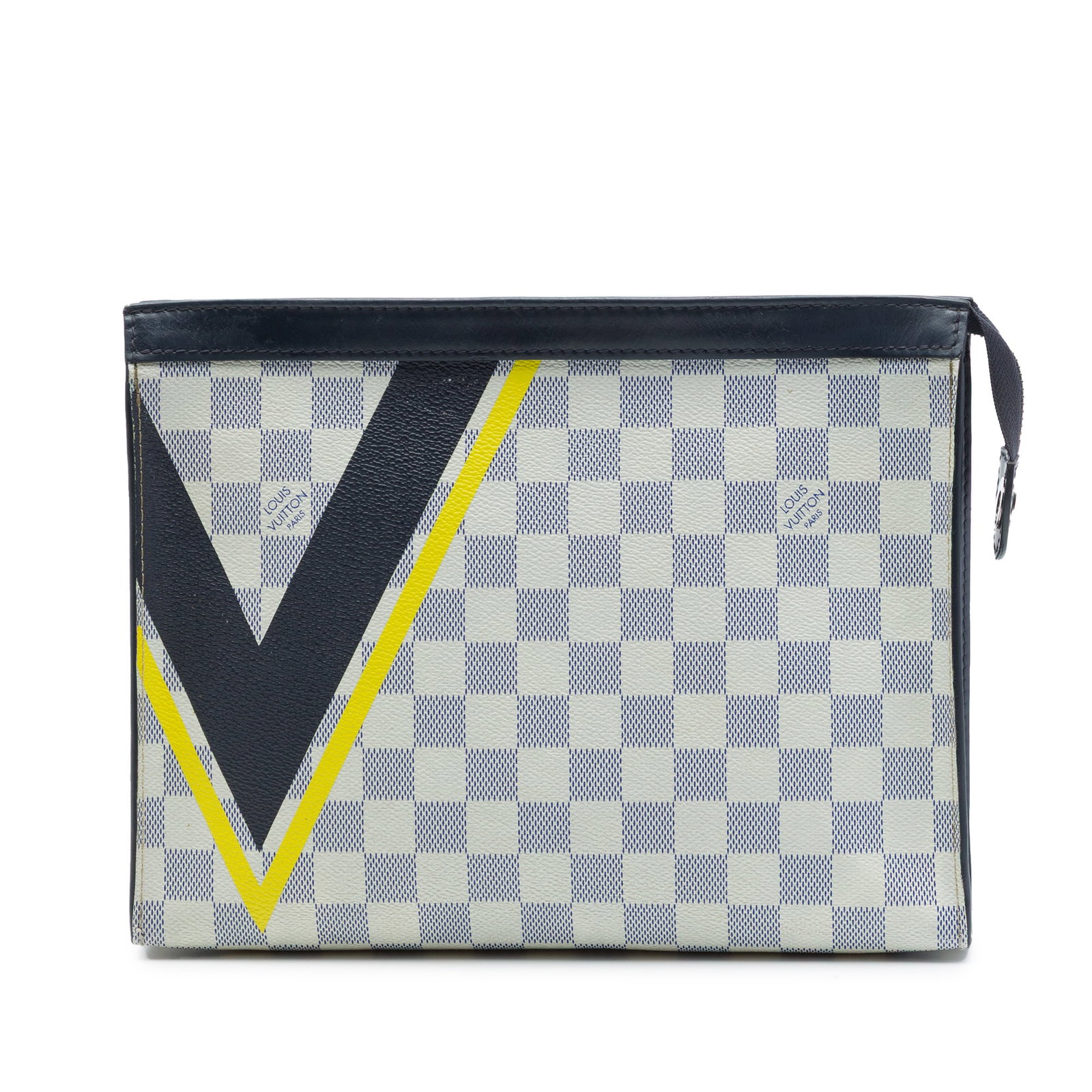 Louis Vuitton Pochette Voyage MM Damier Azur Americas Cup Clutch: Louis Vuitton Pochette Voyage MM Damier Azur Americas Cup Clutch Louis Vuitton Damier Azur Americas Cup Pochette Voyage MM clutch bag crafted with a damier azur canvas body and leather trim. It featur