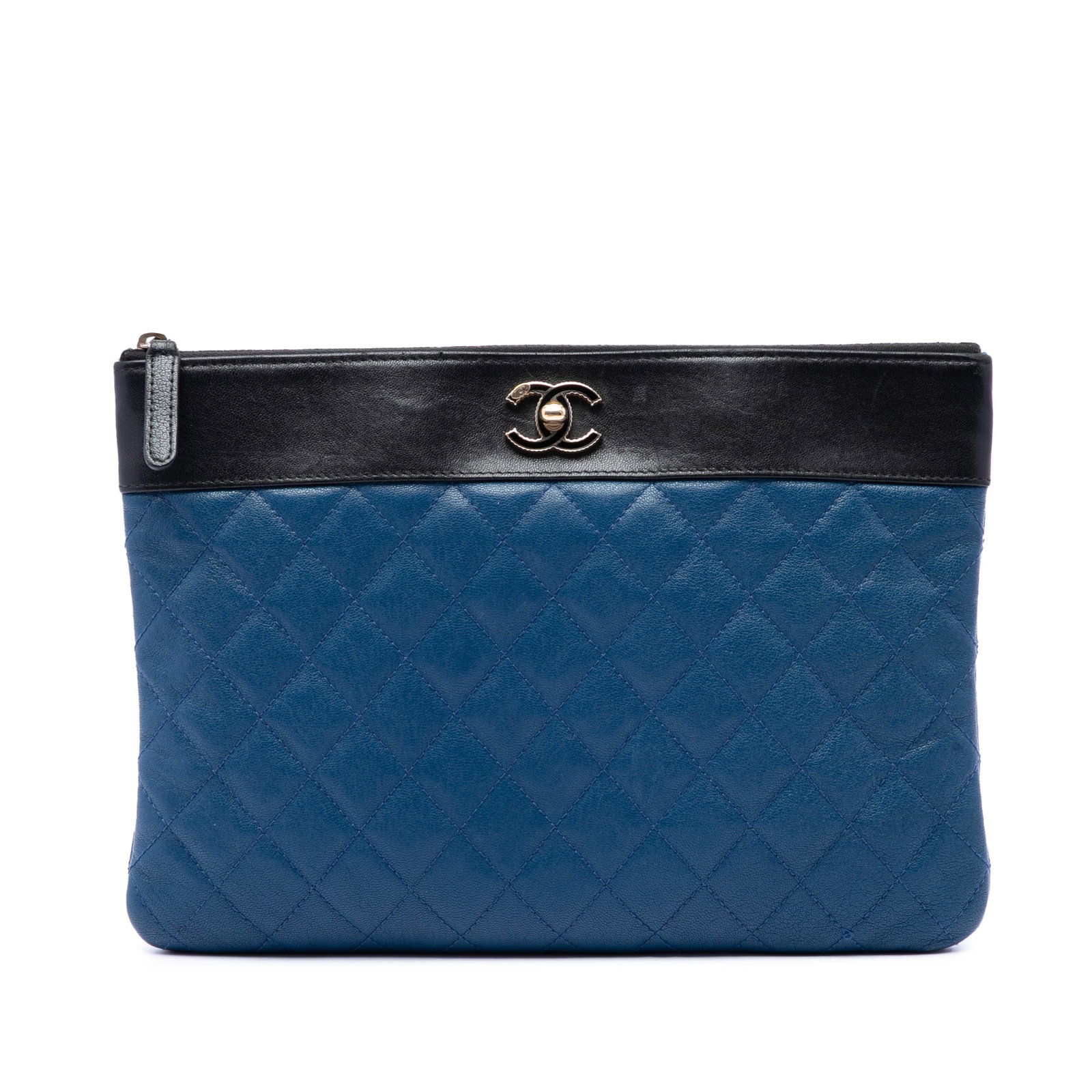 Chanel Mademoiselle O Case Medium Bicolor Quilted Sheepskin Clutch: Chanel Mademoiselle O Case Medium Bicolor Quilted Sheepskin Clutch A Chanel Mademoiselle O Case clutch crafted in bicolor quilted sheepskin leather with a top zip closure. Made in Italy, this medium c