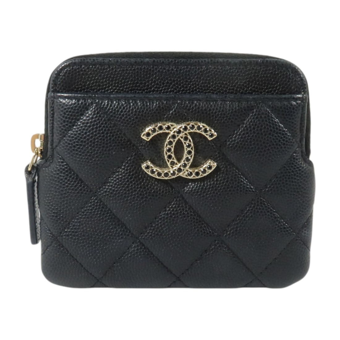 CHANEL CC calfskin coin purse with zipper black: CHANEL CC calfskin coin purse with zipper black Chanel zipped coin purse crafted in black calfskin leather with CC detailing and a compact coin case design. The interior includes one open compartment 
