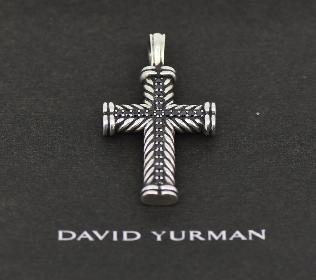 David Yurman Sterling Silver Pendant with Black Diamond: David Yurman Sterling Silver Pendant with Black Diamond David Yurman pendant crafted in sterling silver and set with a black diamond. This pre-owned piece offers the brand's distinctive jewelry stylin