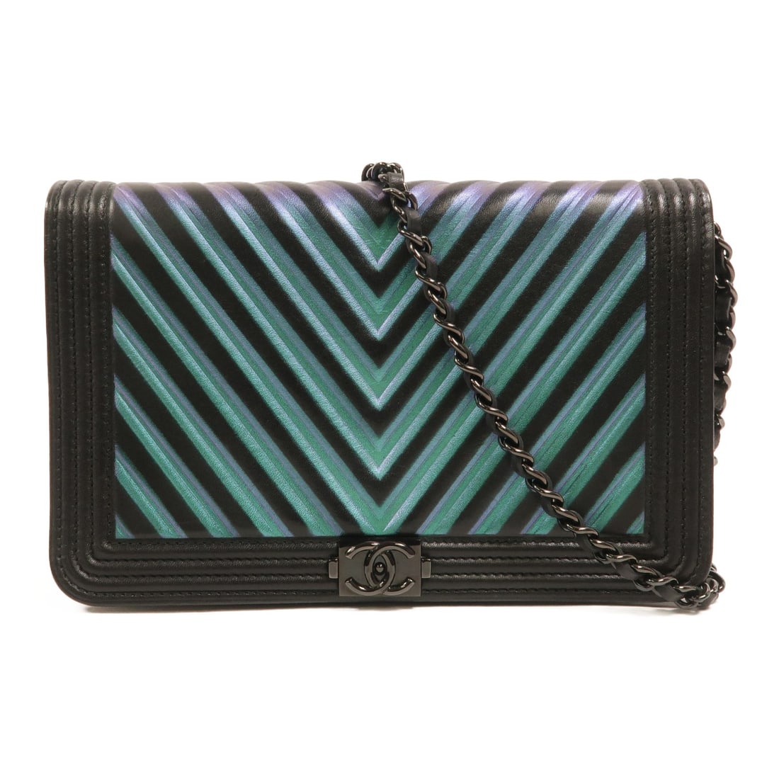 CHANEL CC WOC calfskin shoulder bag black blue metallic: CHANEL CC WOC calfskin shoulder bag black blue metallic CHANEL CC WOC wallet on chain shoulder bag in black and metallic blue calfskin leather. This women's shoulder bag features a compact profile wit