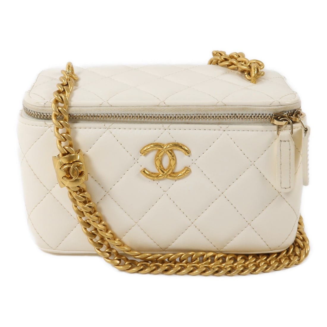 CHANEL AP3044 CC Vanity Case Shoulder Bag White Lambskin: CHANEL AP3044 CC Vanity Case Shoulder Bag White Lambskin White CHANEL vanity case shoulder bag in lambskin leather with CC GHW styling. This women's bag features a compact structured design with an in