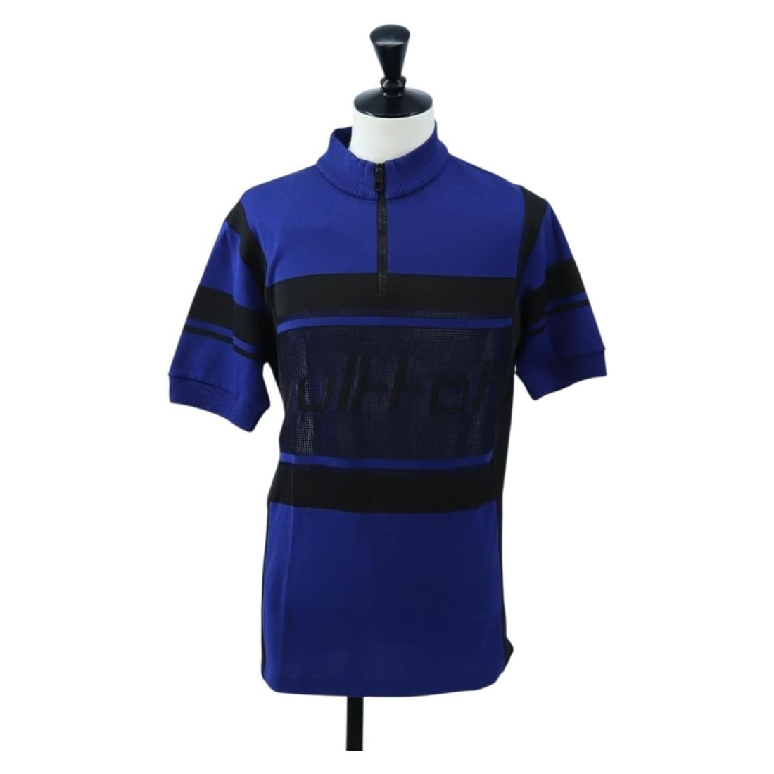 Louis Vuitton cotton shirt size L blue black Italy: Louis Vuitton cotton shirt size L blue black Italy Louis Vuitton jacquard cycling top in blue and black cotton. This women's shirt is made in Italy and features a clean, excellent overall condition wi