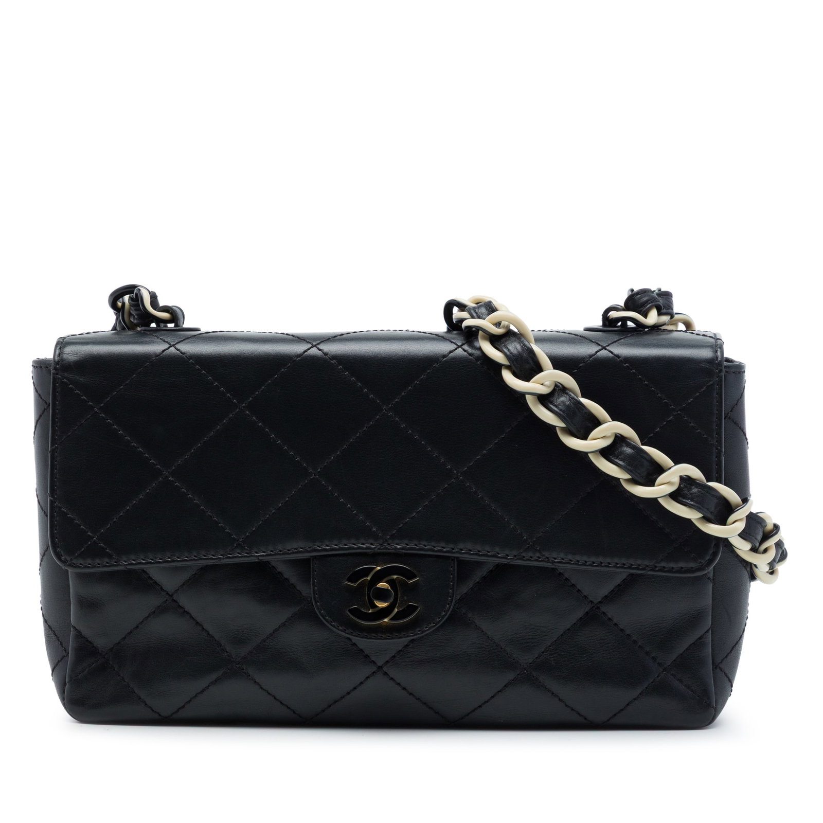 Chanel Medium Single Flap Bag Quilted Lambskin Black: Chanel Medium Single Flap Bag Quilted Lambskin Black Medium Chanel single flap bag crafted in black quilted lambskin leather with a leather-woven resin shoulder strap and CC twist-lock closure. The de