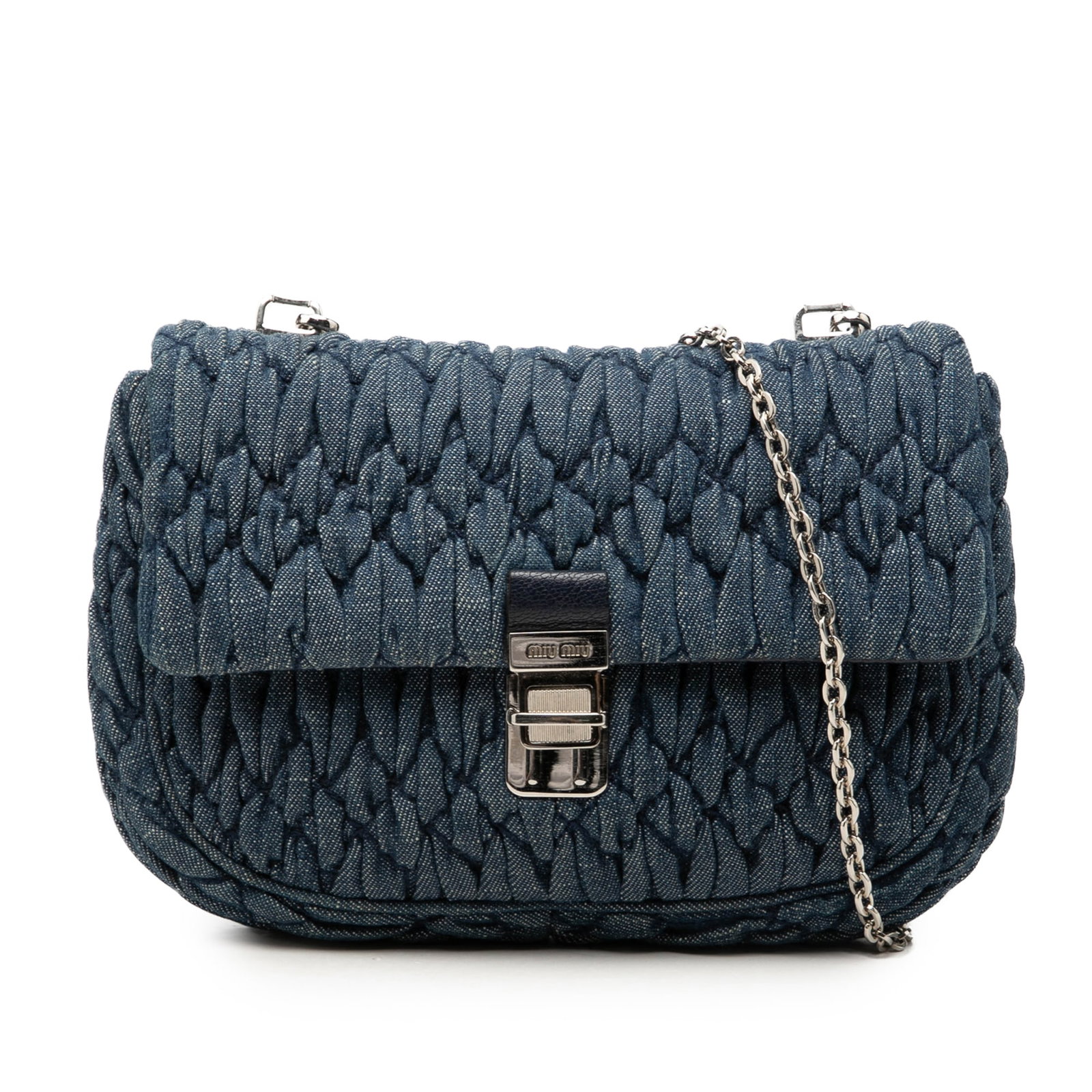 Miu Miu Matelasse blue denim crossbody bag with chain strap: Miu Miu Matelasse blue denim crossbody bag with chain strap Miu Miu Matelasse Denim Crystal Chain Satchel in blue quilted denim with a flap top and push lock closure. The bag features a chain link str
