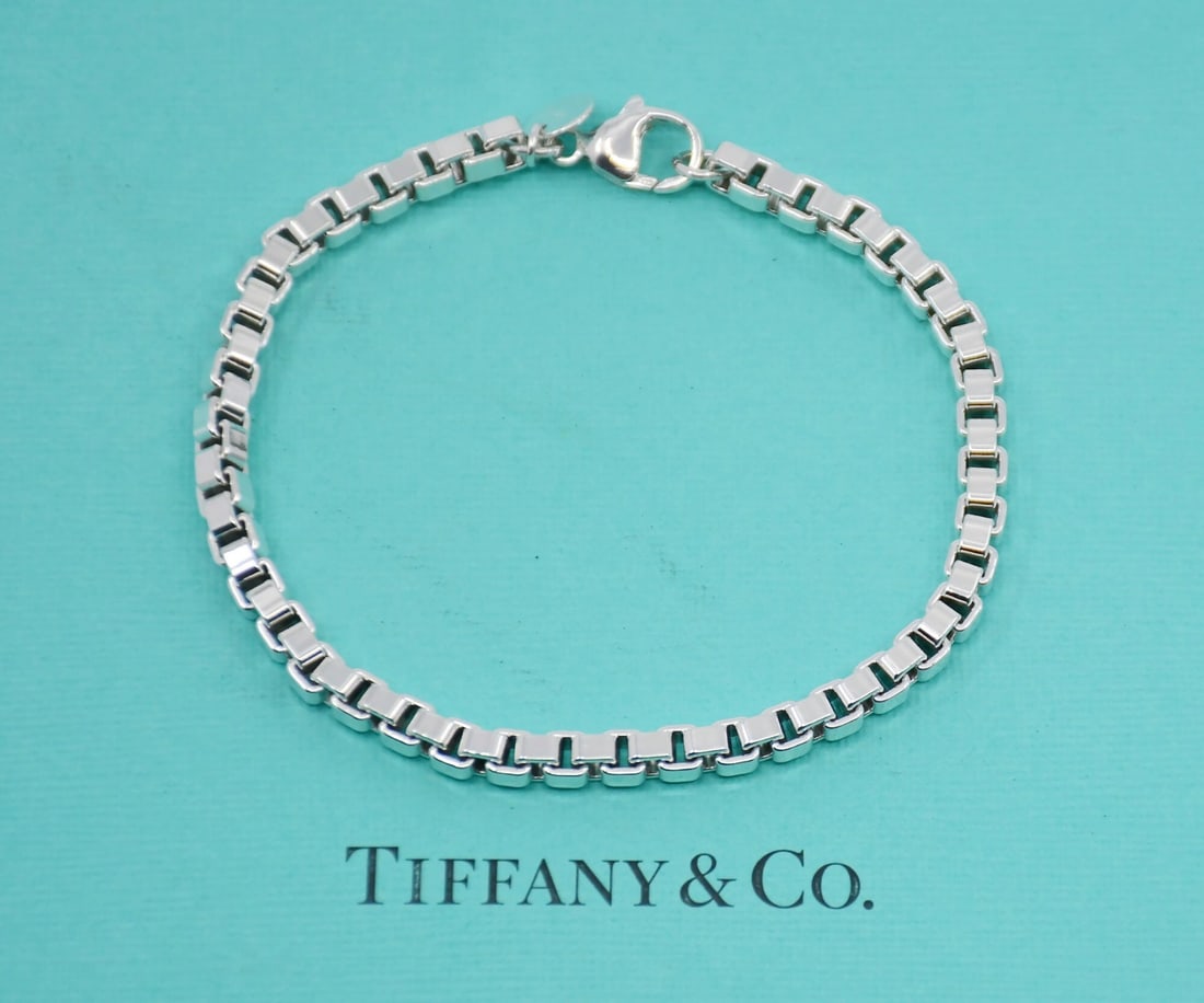 Tiffany & Co 925 Sterling Silver Chain Bracelet 7.5 Inches (1 of 3)