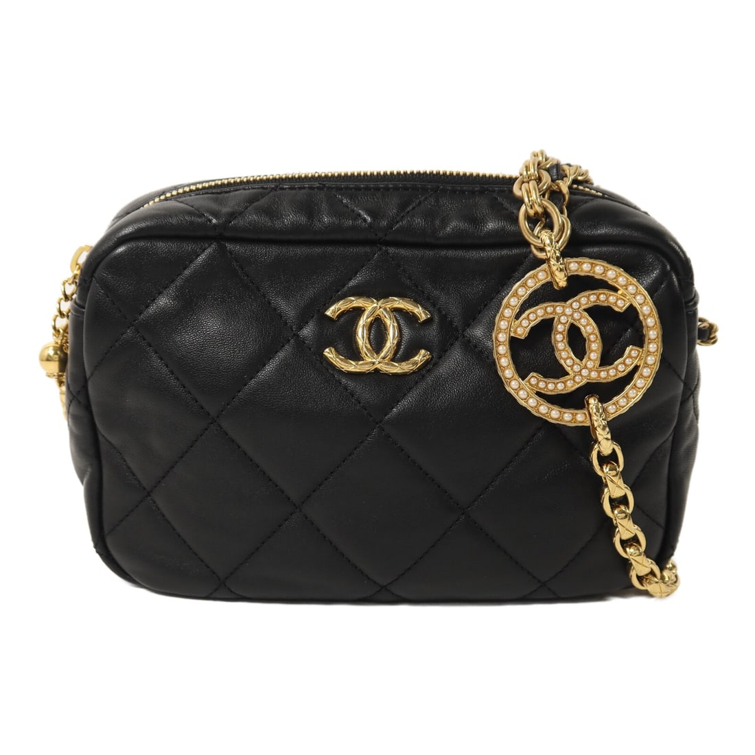 CHANEL AS3383 CC Shoulder Bag Black Calfskin Gold Tone Chain: CHANEL AS3383 CC Shoulder Bag Black Calfskin Gold Tone Chain A CHANEL CC GHW chain shoulder bag in black calfskin leather, model AS3383. It features a shoulder bag style with a black frame color, one 
