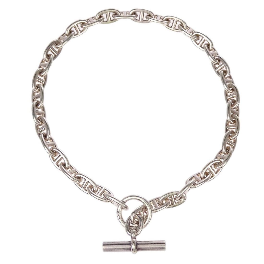 HERMES Chaine d'Ancre Silver Plated Chain Necklace: HERMES Chaine d'Ancre Silver Plated Chain Necklace Hermes Chaine d'Ancre necklace in a silver chain style, made of silver plated material and produced in France. It is described as being in very good 