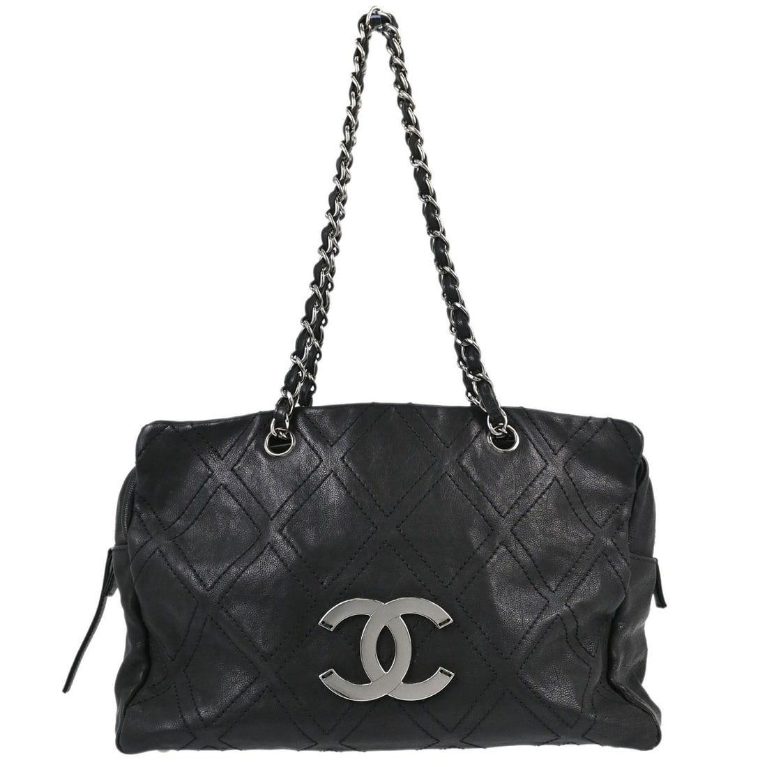 CHANEL Wild Stitch Black Calfskin Zip Tote Bag: CHANEL Wild Stitch Black Calfskin Zip Tote Bag Chanel Wild Stitch tote handbag in black calfskin with double handles and zip closure. This large women's handbag features a canvas lining, two exterior 
