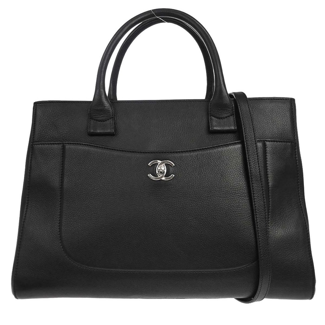 CHANEL Neo Executive Cerf black calfskin 2 way tote: CHANEL Neo Executive Cerf black calfskin 2 way tote Chanel Neo Executive Cerf 2-way tote bag in black calfskin with double handles, a magnetic closure, and a black canvas lining. This large women's to