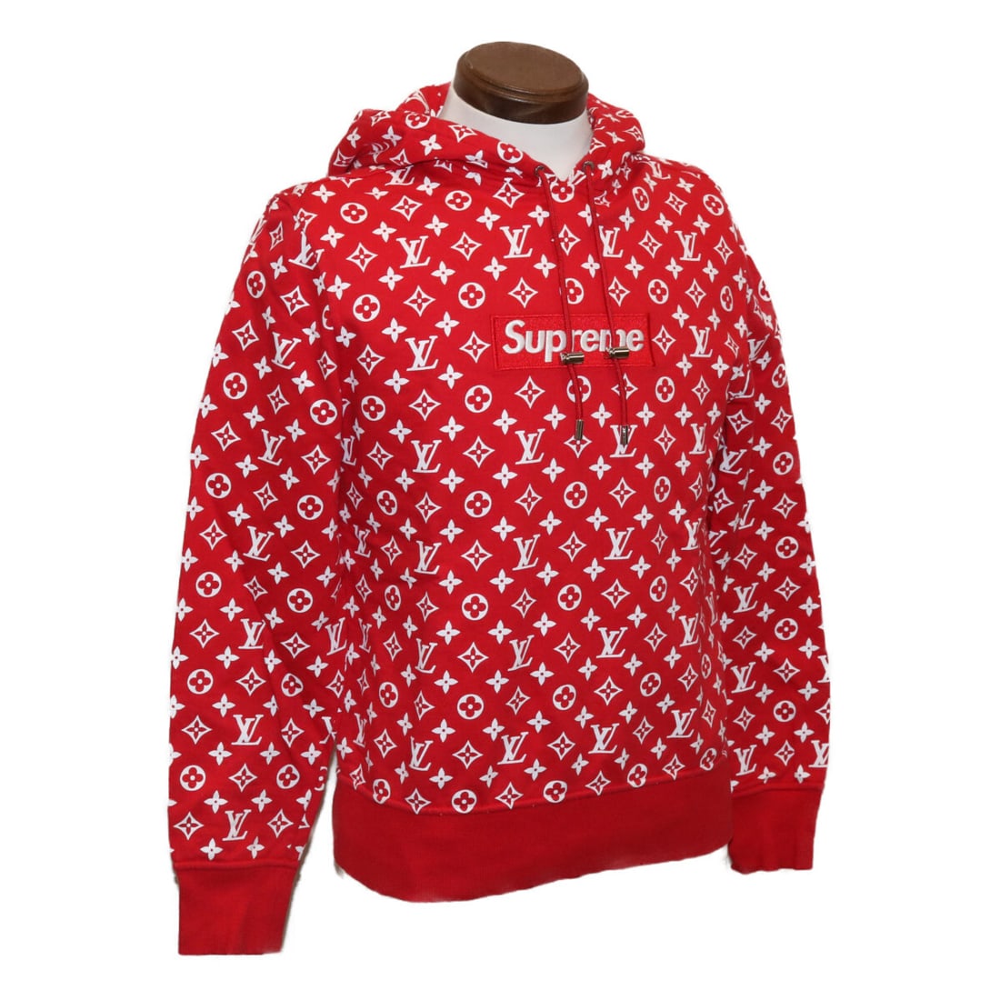 Red Cotton Jacket Louis Vuitton Supreme Box Logo XXS Italy: Red Cotton Jacket Louis Vuitton Supreme Box Logo XXS Italy Louis Vuitton x Supreme Box Logo hoodie in red, made in Italy. Crafted from cotton, this men's hoodie shows reasonable wear and tear with sli