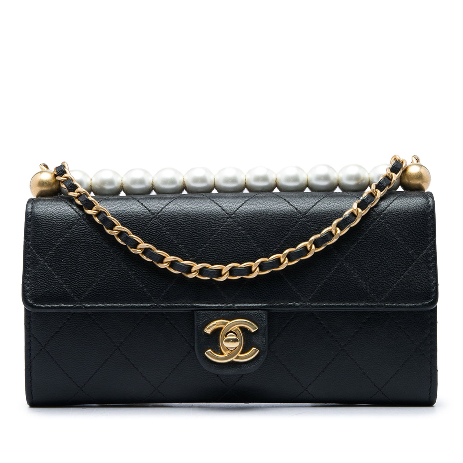 Chanel Chic Pearls quilted goatskin crossbody clutch bag: Chanel Chic Pearls quilted goatskin crossbody clutch bag A Chanel Chic Pearls clutch with chain crafted in quilted goatskin leather and finished with faux pearl detailing. This black crossbody style f