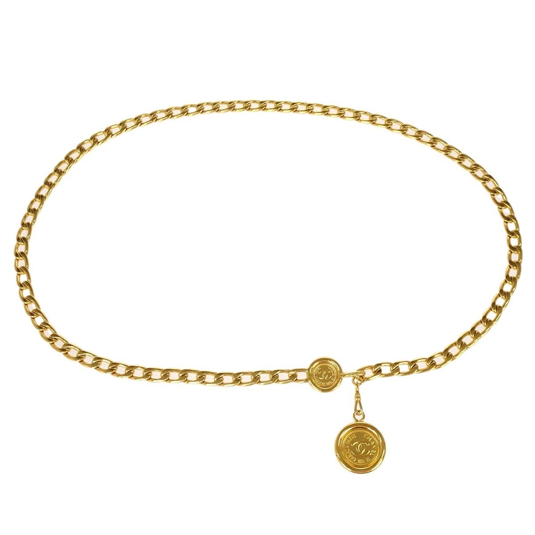 CHANEL Gold Plated Chain Belt Medallion Small 94P: CHANEL Gold Plated Chain Belt Medallion Small 94P Chanel medallion chain belt for women in a gold-plated finish. This chain belt features the classic medallion design and is offered in one size. Condi