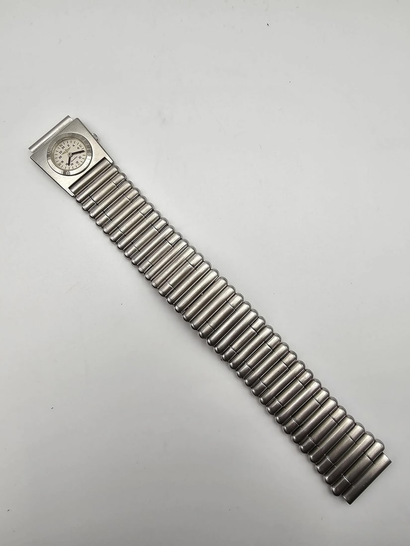Breitling Aerospace stainless steel wristwatch bracelet band 20mm 7in: Breitling Aerospace stainless steel wristwatch bracelet band 20mm 7in Pre-owned Breitling Aerospace dual time bracelet band for a Breitling Aerospace wristwatch. This stainless steel ana-digi pilot br