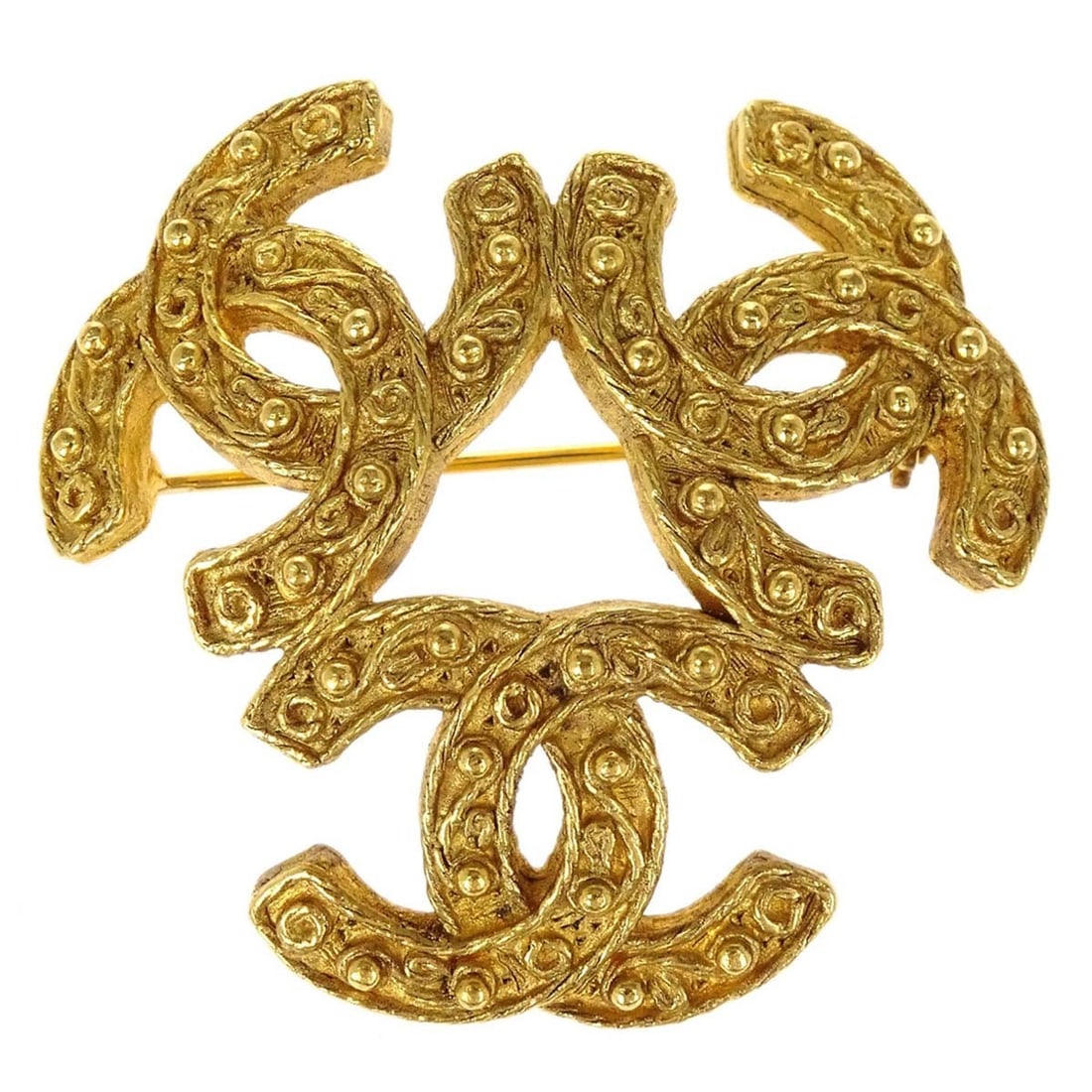 CHANEL Triple CC Gold Plated Brooch Pin France 94A: CHANEL Triple CC Gold Plated Brooch Pin France 94A Chanel triple CC brooch pin in gold-plated metal, crafted in France. This piece features the iconic interlocking CC motif and presents in very good c
