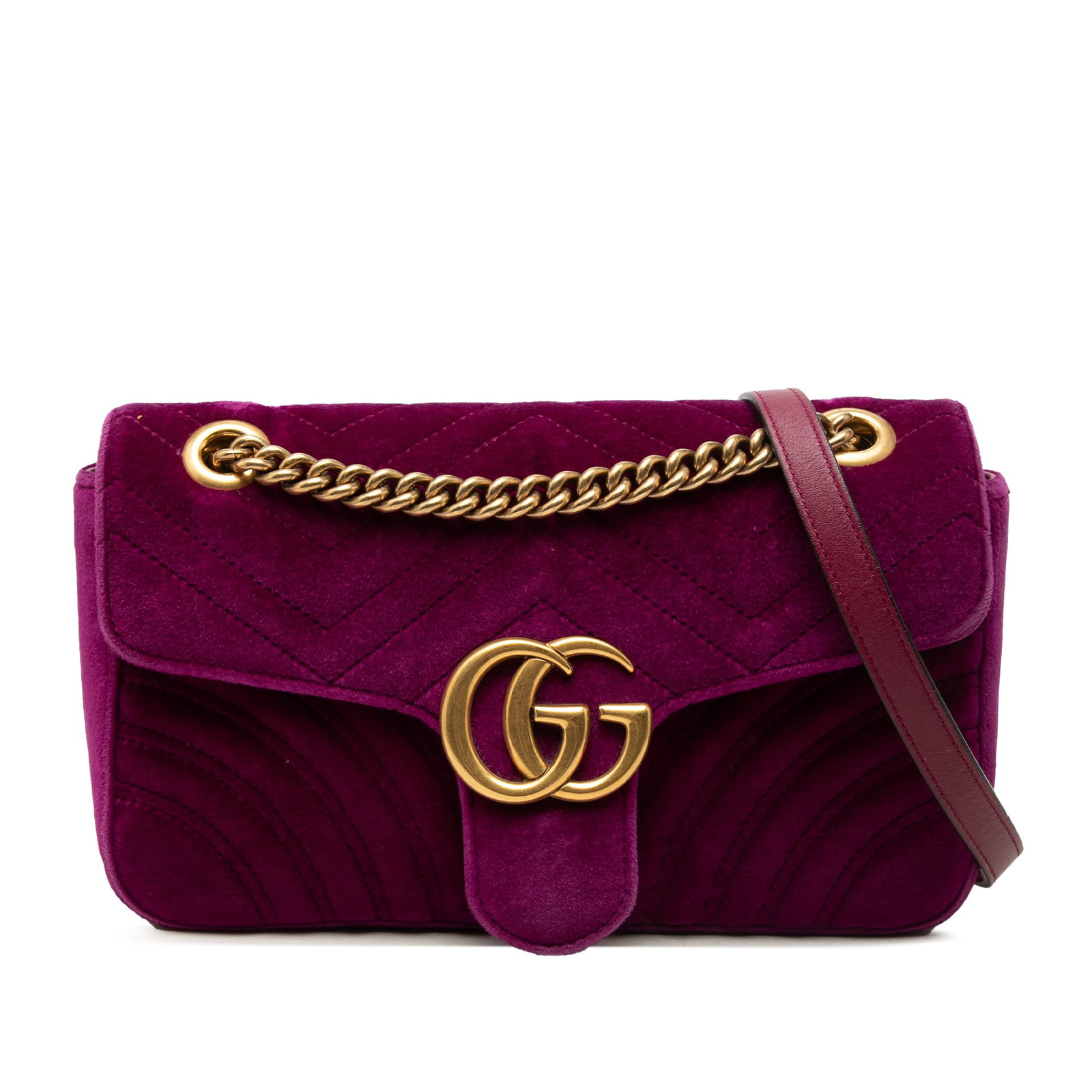 Gucci GG Marmont medium purple velvet shoulder bag: Gucci GG Marmont medium purple velvet shoulder bag Gucci Medium GG Marmont Matelasse Velvet Shoulder Bag in purple with a quilted velvet body, curb chain strap with leather guard, front flap with pres