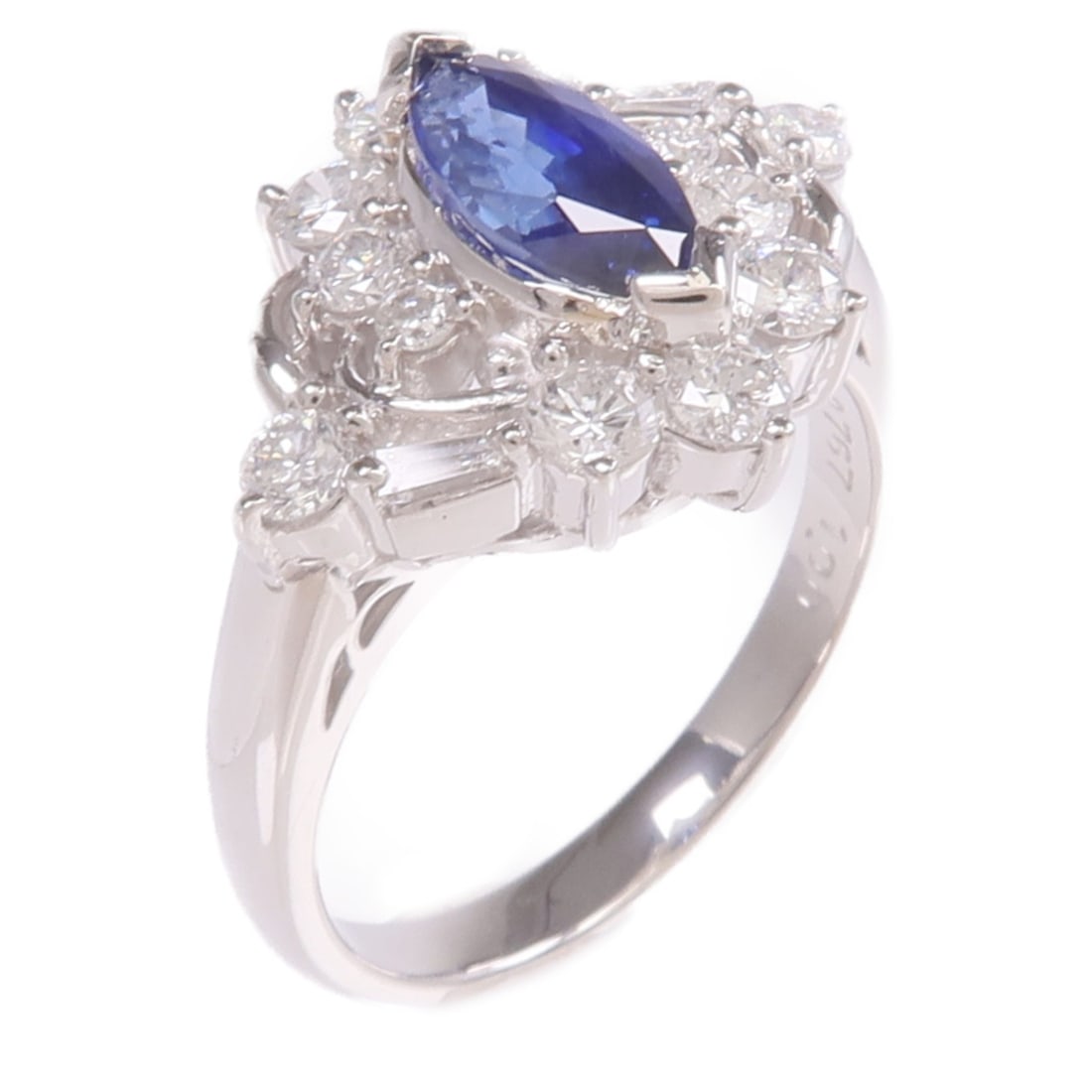 Pt900 Platinum Sapphire Diamond Ring US Size 6.5: Pt900 Platinum Sapphire Diamond Ring US Size 6.5 Women's Pt900 platinum ring featuring a sapphire center accented by diamonds. This ring is presented in very good condition and includes sorting paperw