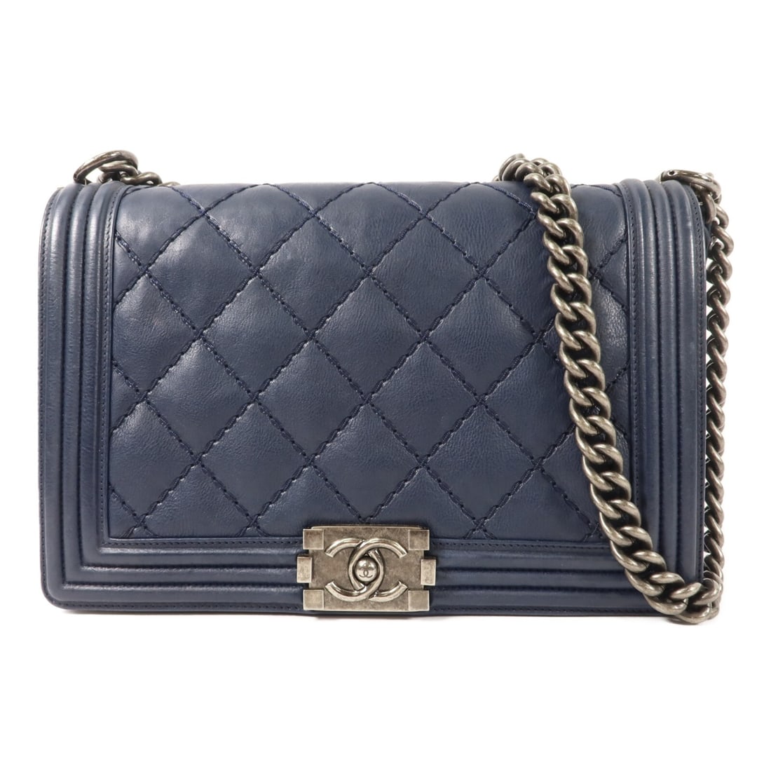CHANEL Boy Chanel A67086 navy lambskin shoulder bag with chain: CHANEL Boy Chanel A67086 navy lambskin shoulder bag with chain CHANEL Boy Chanel chain shoulder handbag in navy lambskin leather. This women's shoulder bag features a flap design with an open interior