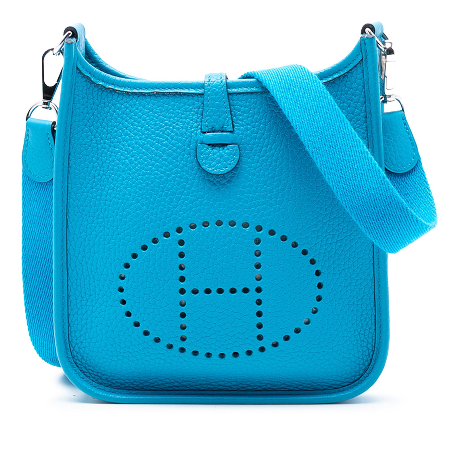 Hermes Evelyne TPM Bleu Frida Clemence Leather Shoulder Bag with Strap: Hermes Evelyne TPM Bleu Frida Clemence Leather Shoulder Bag with Strap The Hermes Clemence Evelyne TPM is crafted from Clemence leather in Bleu Frida and features a detachable flat strap, an open top 