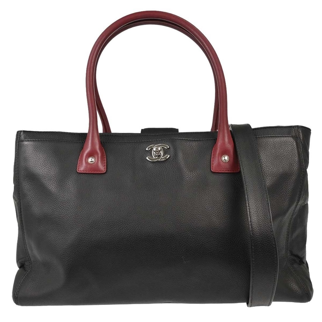 CHANEL Executive Cerf 2way Tote Black Burgundy Calfskin: CHANEL Executive Cerf 2way Tote Black Burgundy Calfskin Chanel Executive Cerf 2-way tote bag in black and burgundy calfskin with a turn-lock closure, double handles, and a detachable shoulder strap. T