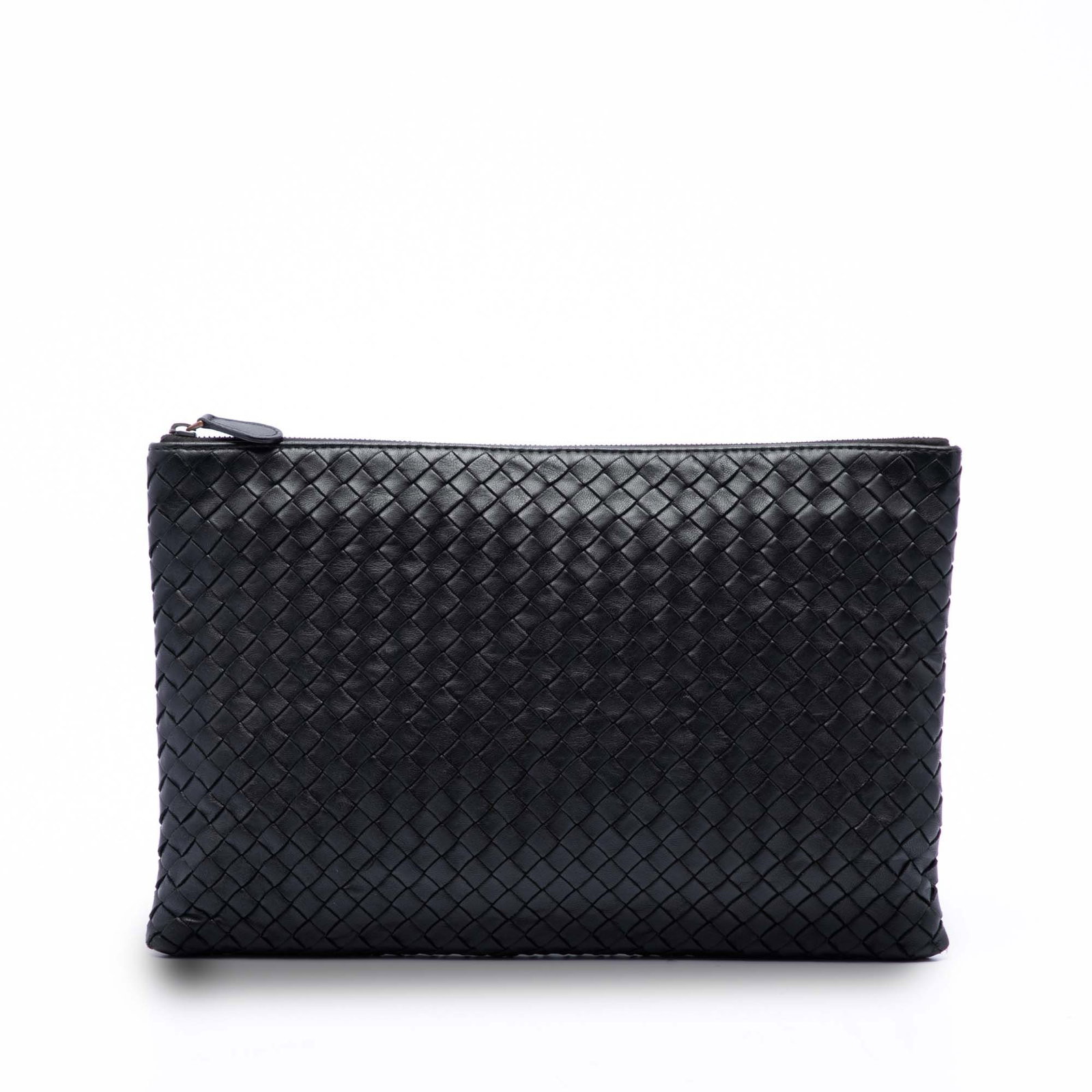 Black Woven Leather Zip Clutch Bottega Veneta Nappa Intrecciato: Black Woven Leather Zip Clutch Bottega Veneta Nappa Intrecciato Bottega Veneta Nappa Intrecciato clutch in black woven leather with a top zip closure. Made in Italy, this slim clutch has a classic int