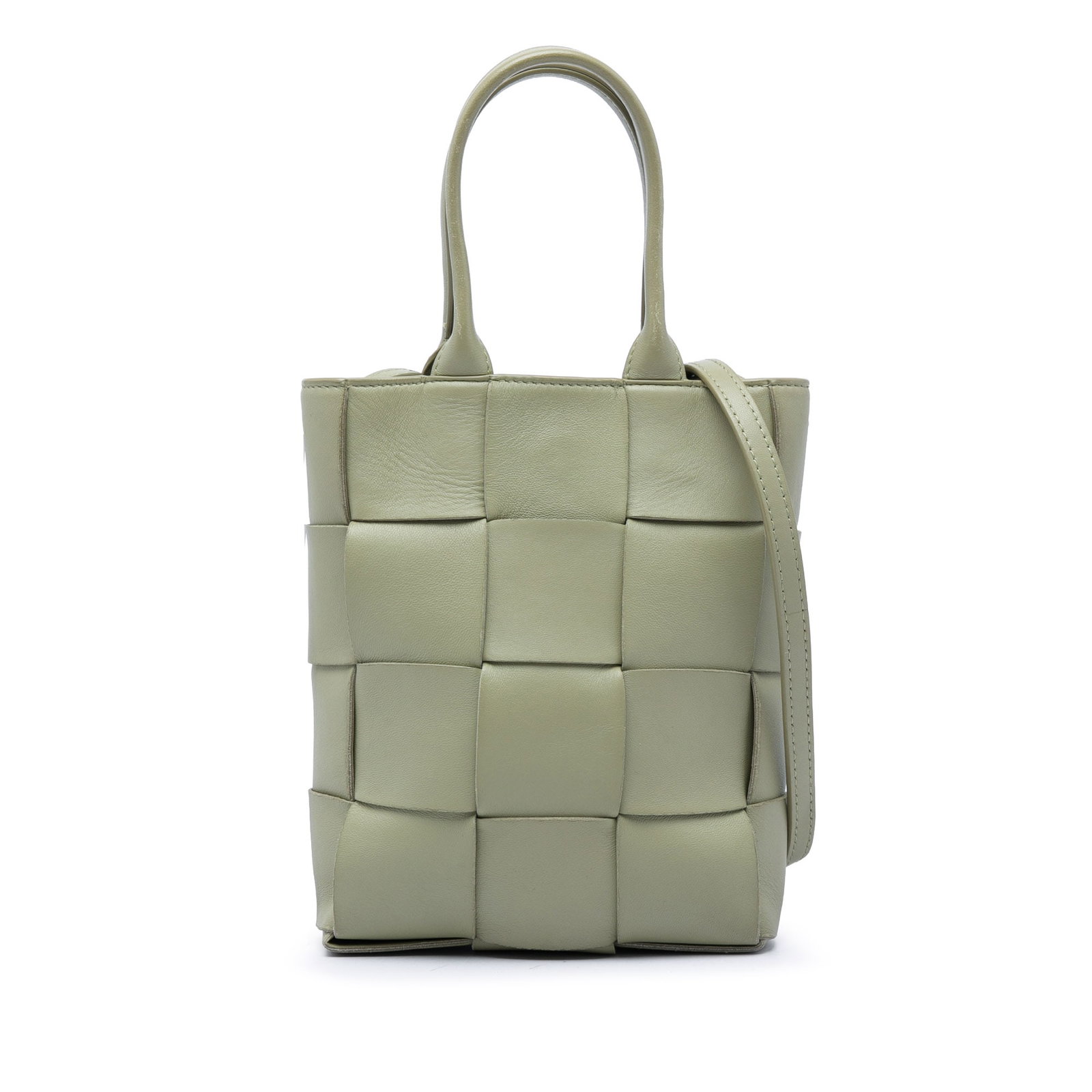 Green Leather Tote Bottega Veneta Cassette Intrecciato Mini Maxi: Green Leather Tote Bottega Veneta Cassette Intrecciato Mini Maxi This Bottega Veneta Mini Maxi Nappa Intrecciato North South Cassette Tote is crafted in woven nappa leather and features rolled top han