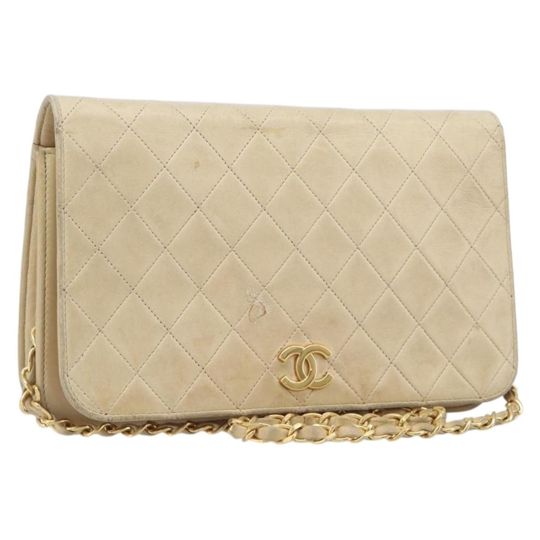 CHANEL CC Beige Lamb Skin Shoulder Bag Gold Tone Hardware: CHANEL CC Beige Lamb Skin Shoulder Bag Gold Tone Hardware CHANEL Matelasse chain shoulder bag in beige lamb skin with gold tone CC hardware. Made in France for women. This pre-owned bag includes only 