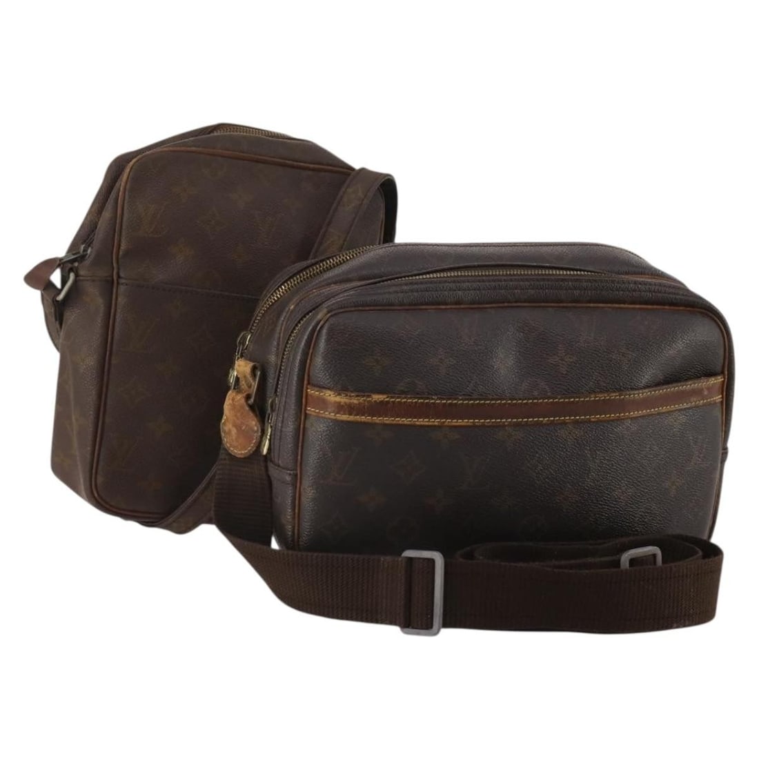2 Piece Monogram Canvas Shoulder Bag Set Louis Vuitton France: 2 Piece Monogram Canvas Shoulder Bag Set Louis Vuitton France Set of two Louis Vuitton monogram shoulder bags for women, made in France. This special set sale includes only the items shown in the phot