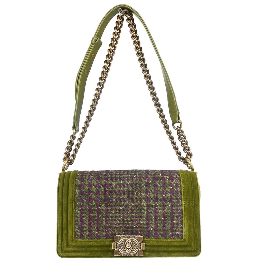CHANEL Boy Medium Shoulder Bag Green Velvet Tweed Chain Strap: CHANEL Boy Medium Shoulder Bag Green Velvet Tweed Chain Strap Vintage Chanel Boy Medium shoulder bag in green velvet tweed with a push-lock closure and chain shoulder strap. The bag features a fabric 
