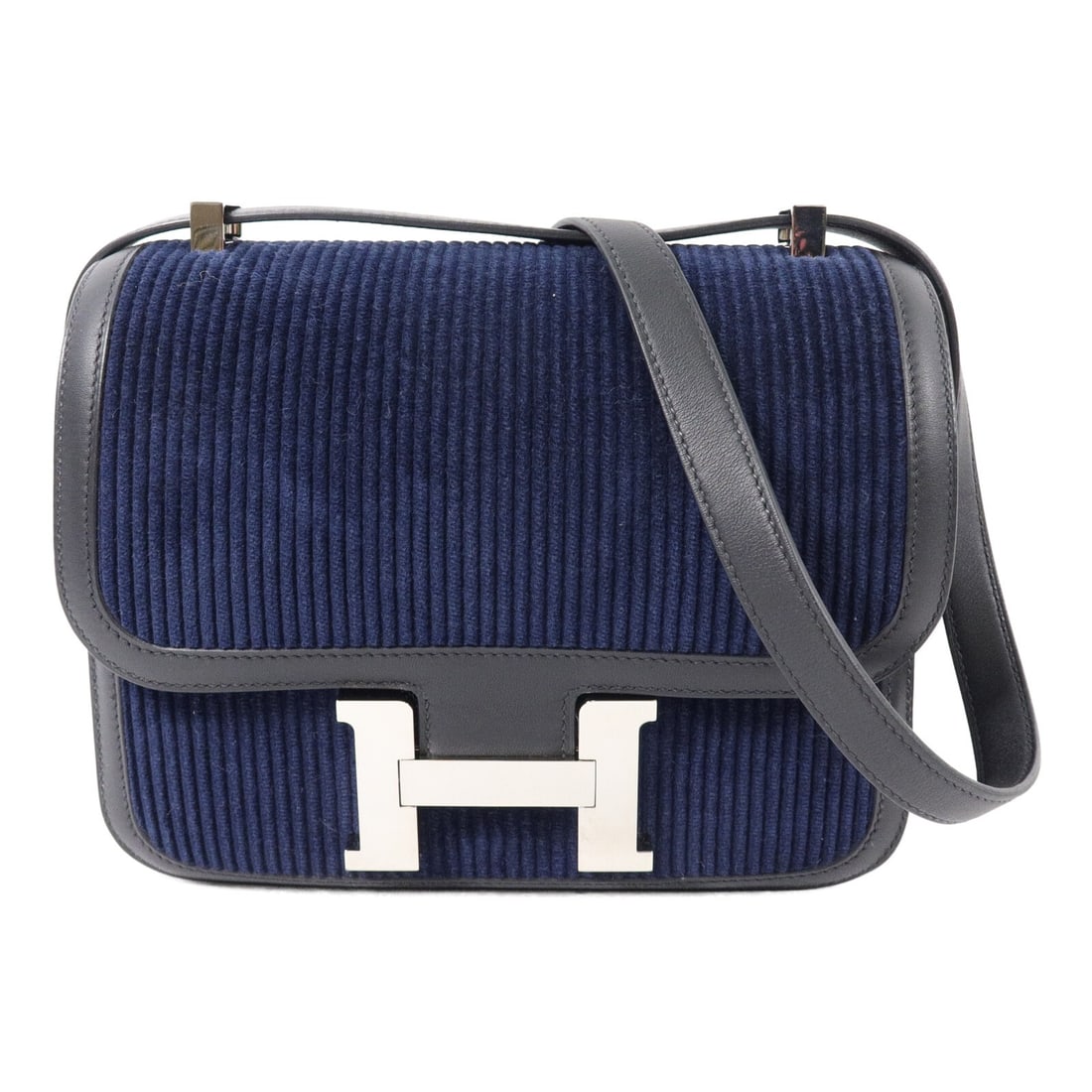 Hermes Constance 24 Womens Shoulder Bag Suede Calfskin Noir Bleu Marine: Hermes Constance 24 Womens Shoulder Bag Suede Calfskin Noir Bleu Marine Hermes Constance 24 shoulder bag in Bleu Marine and Noir with velvet-corduroy and Swift leather construction. This women's shoul