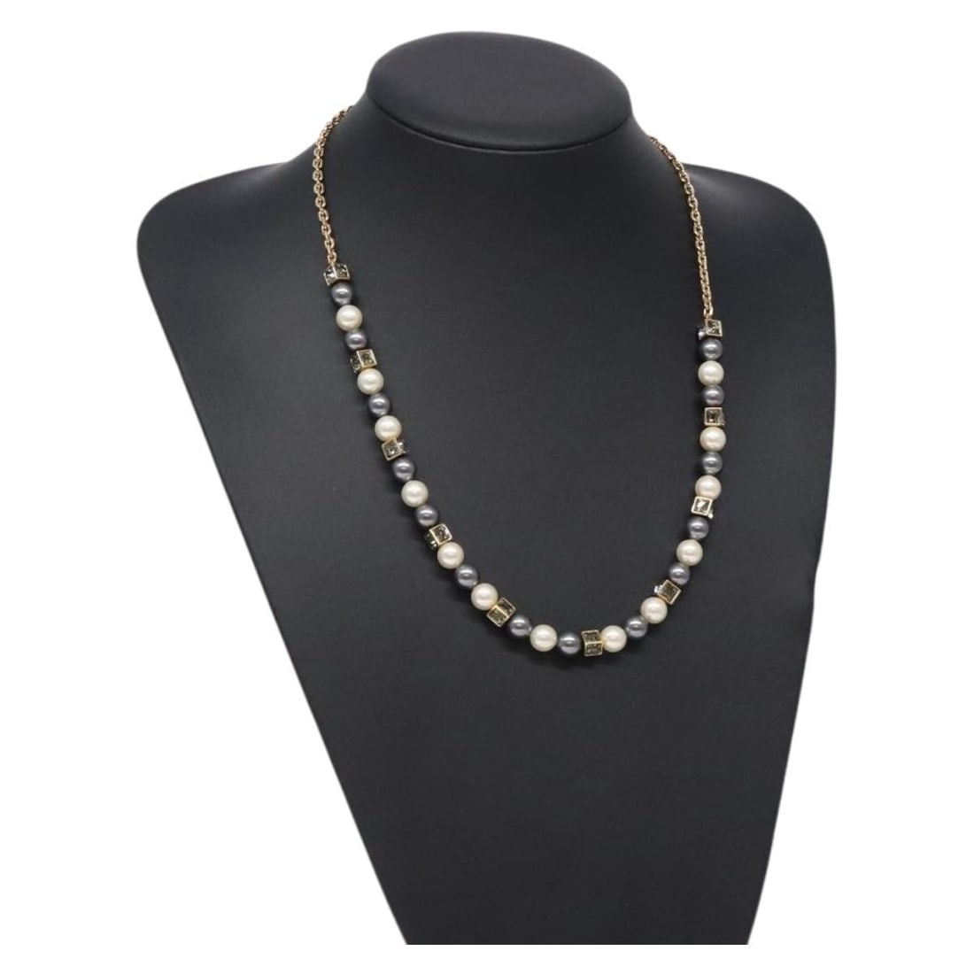 Louis Vuitton M66772 gold tone metal necklace with box dust bag: Louis Vuitton M66772 gold tone metal necklace with box dust bag Louis Vuitton Collier Climie Arriva necklace in gold-tone metal. Made in France, this women's necklace comes with a dust bag and item bo