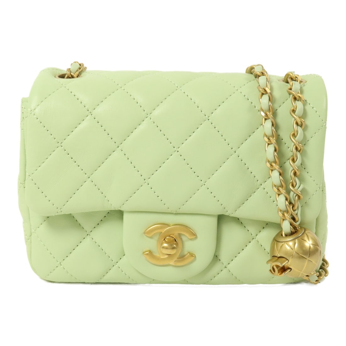 CHANEL AS1786 Classic 17 Green Lambskin Chain Shoulder Bag: CHANEL AS1786 Classic 17 Green Lambskin Chain Shoulder Bag Classic Chanel CC chain shoulder bag in green lambskin with a turn-lock closure. The bag features one exterior open pocket and an interior wi