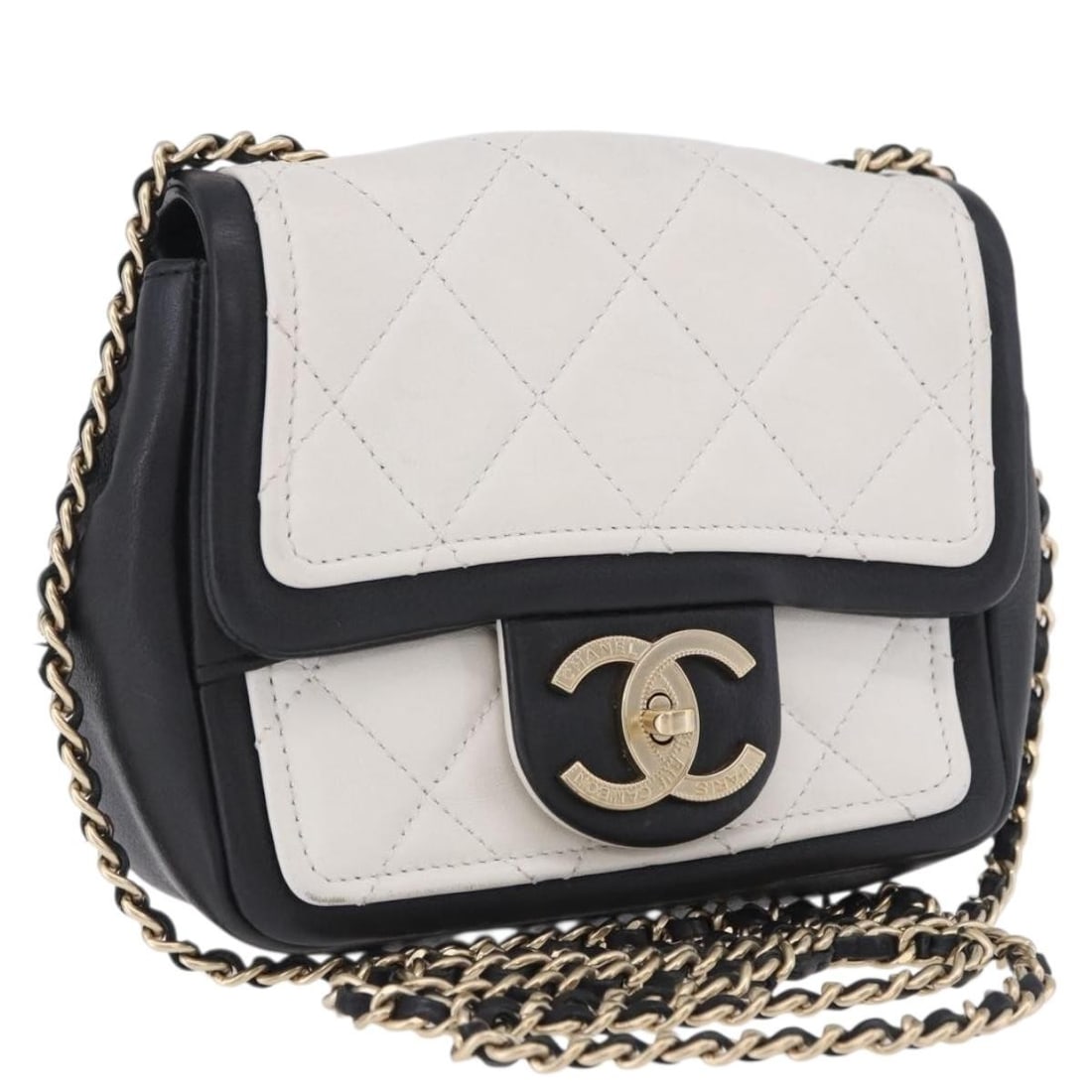 CHANEL CC Matelasse Lamb Skin Shoulder Bag Black Gold: CHANEL CC Matelasse Lamb Skin Shoulder Bag Black Gold Compact Chanel Matelasse chain shoulder bag in black lamb skin with CC detailing. Made in Italy, this women's shoulder bag includes only the item 