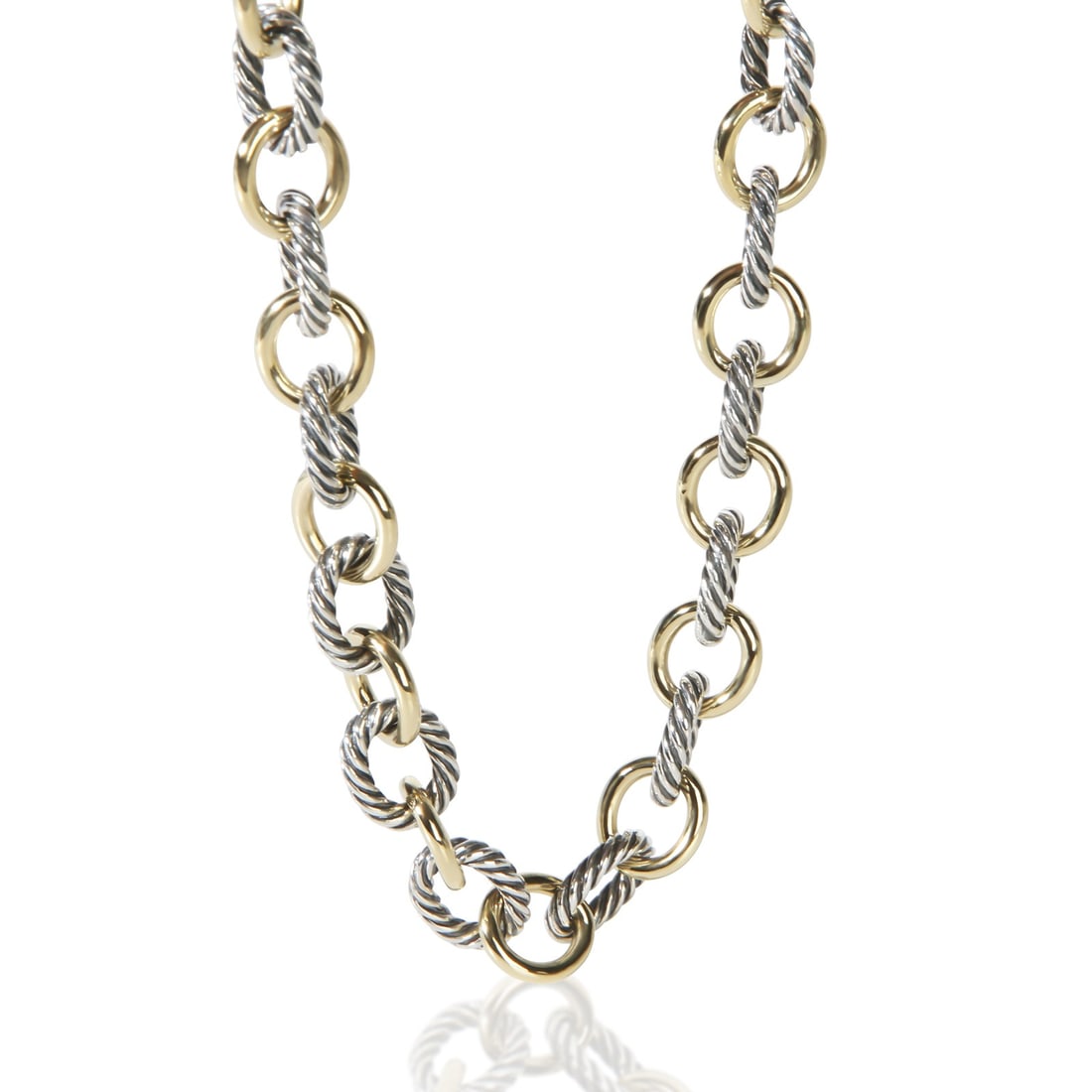 David Yurman Oval Link Necklace in 18K Gold and Sterling Silver: David Yurman Oval Link Necklace in 18K Gold and Sterling Silver David Yurman Oval Link necklace crafted in 1/4 18K yellow gold and sterling silver. This women's necklace features an oval link design w