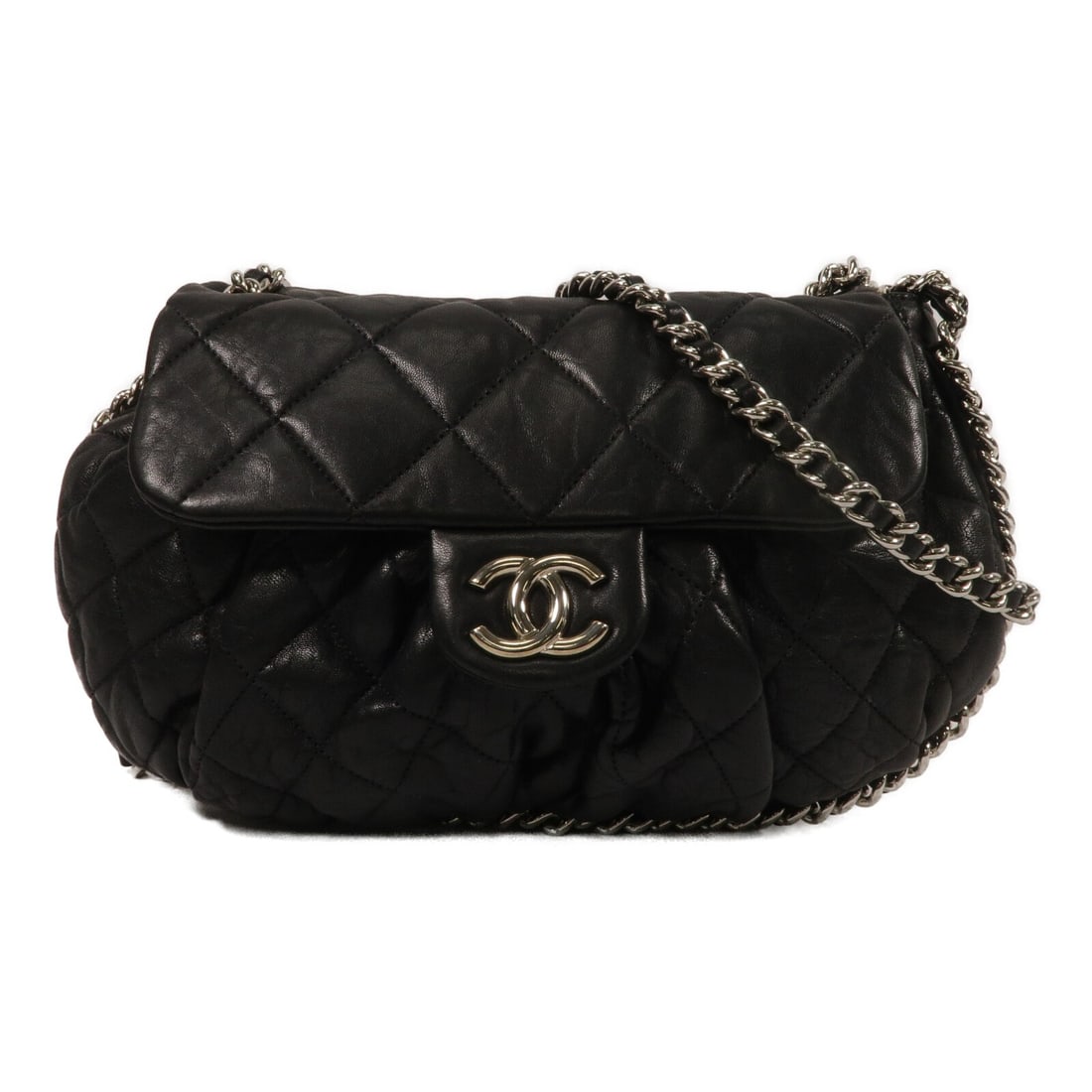 CHANEL CC Black Calfskin Shoulder Bag with Silver Tone Chain: CHANEL CC Black Calfskin Shoulder Bag with Silver Tone Chain Chanel CC chain shoulder bag in black calfskin leather with a black exterior and magnetic pocket closure. The interior includes one zip poc