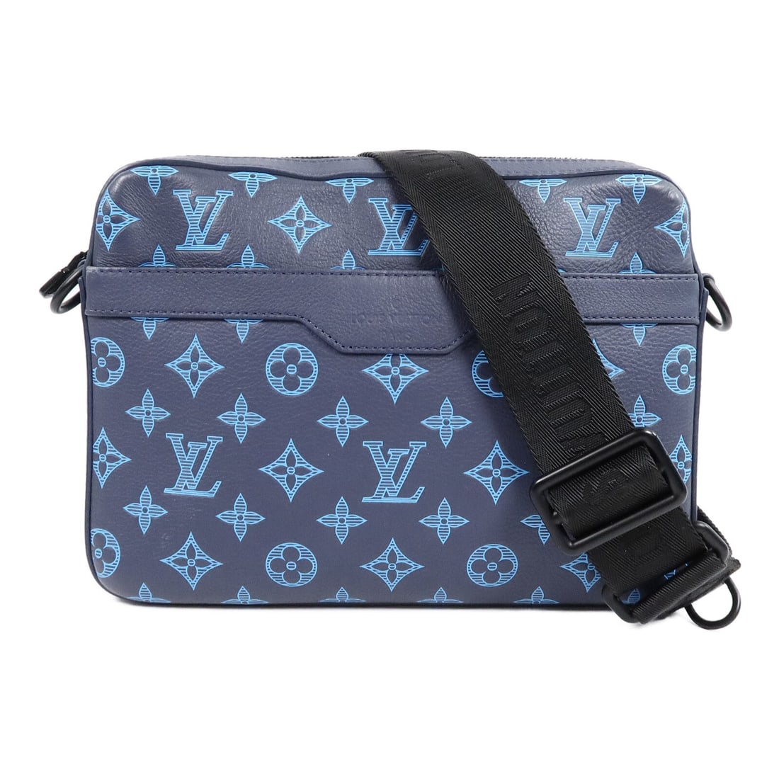 Louis Vuitton M46604 Trio Messenger Shoulder Bag Monogram Shadow Navy Blue: Louis Vuitton M46604 Trio Messenger Shoulder Bag Monogram Shadow Navy Blue Louis Vuitton Trio Messenger shoulder bag in Monogram Shadow calfskin with a navy and light blue colorway. Made in France, th